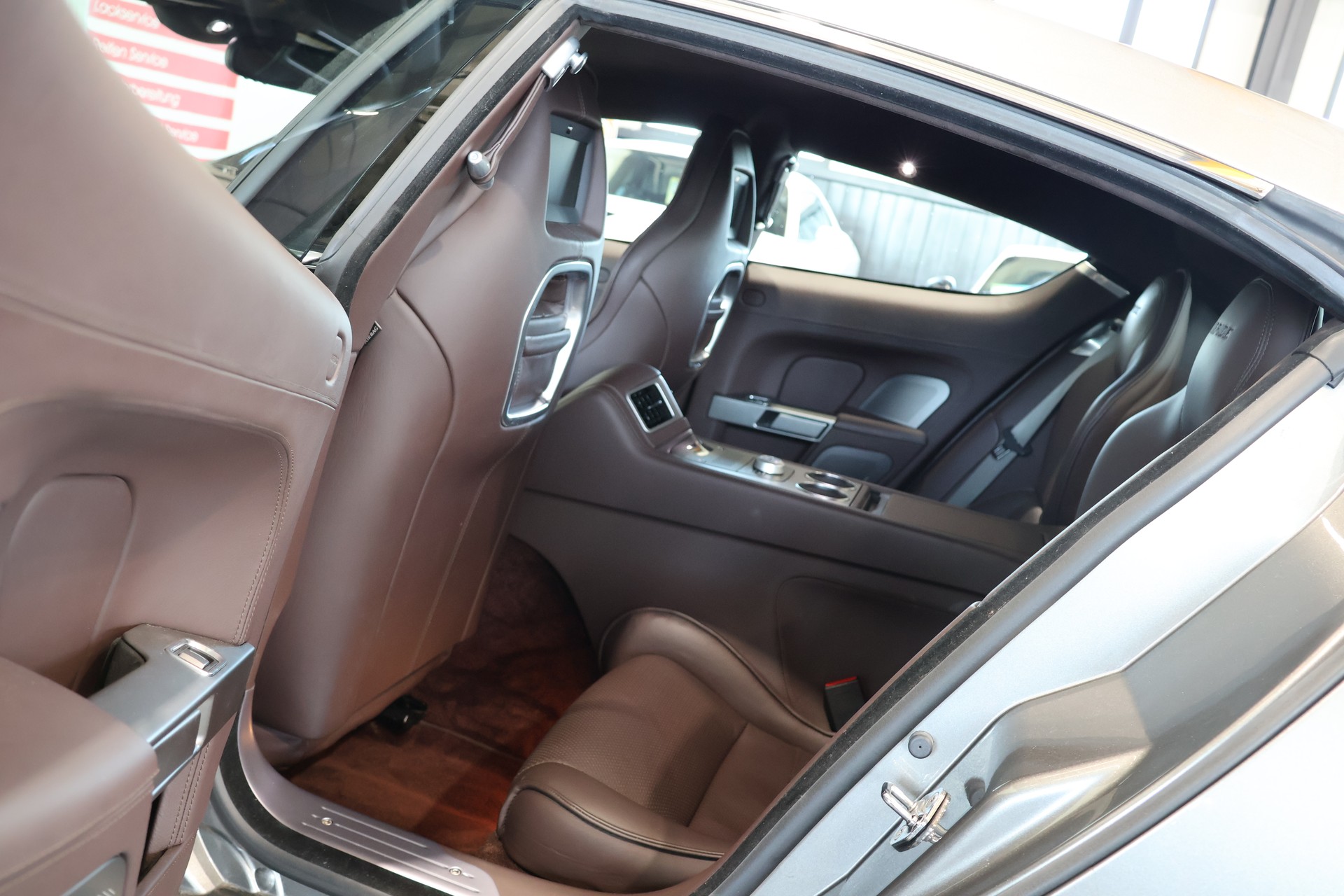 ASTON MARTIN Rapide 5.9 V12 Touchtronic 2-image-14