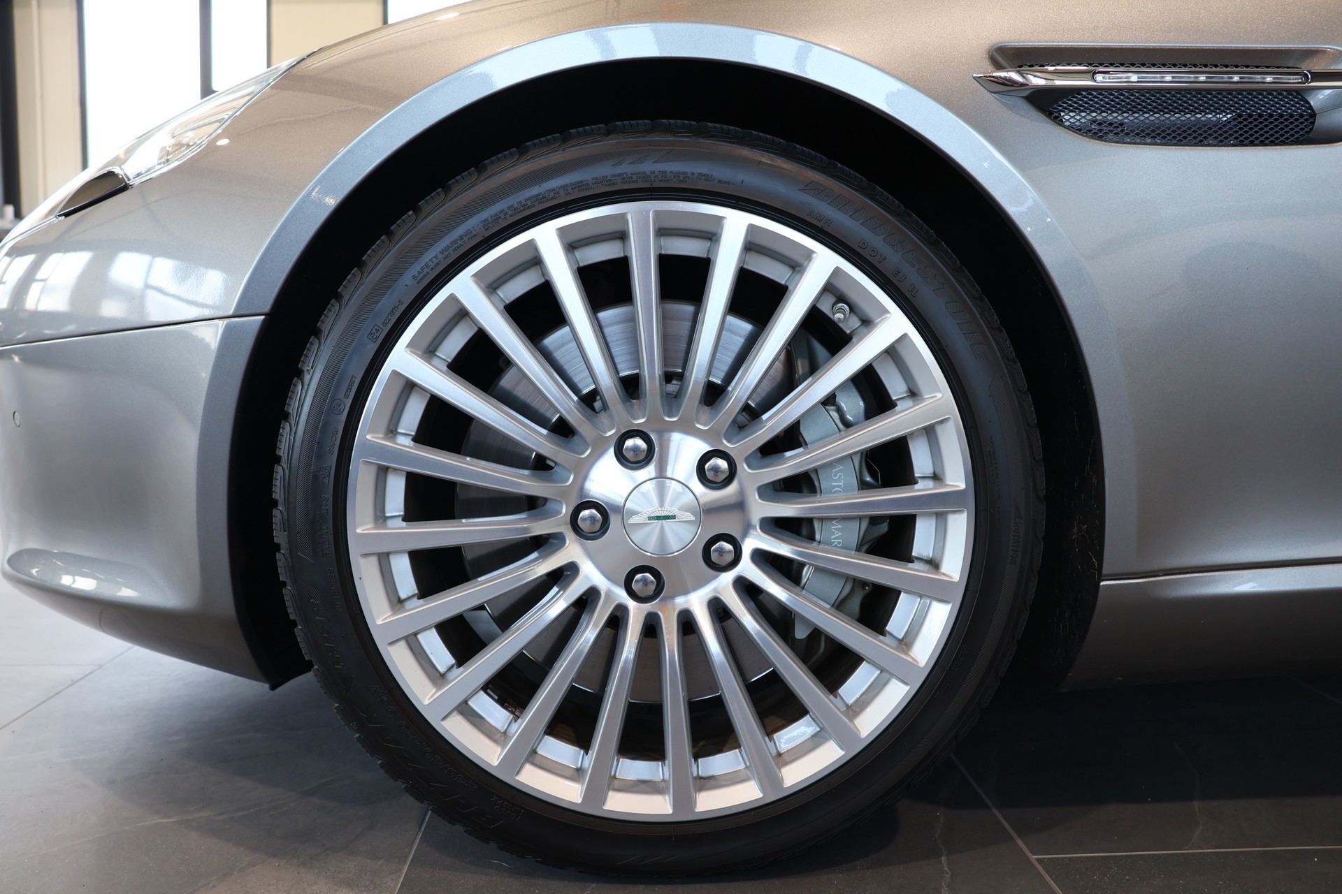 ASTON MARTIN Rapide 5.9 V12 Touchtronic 2-image-5