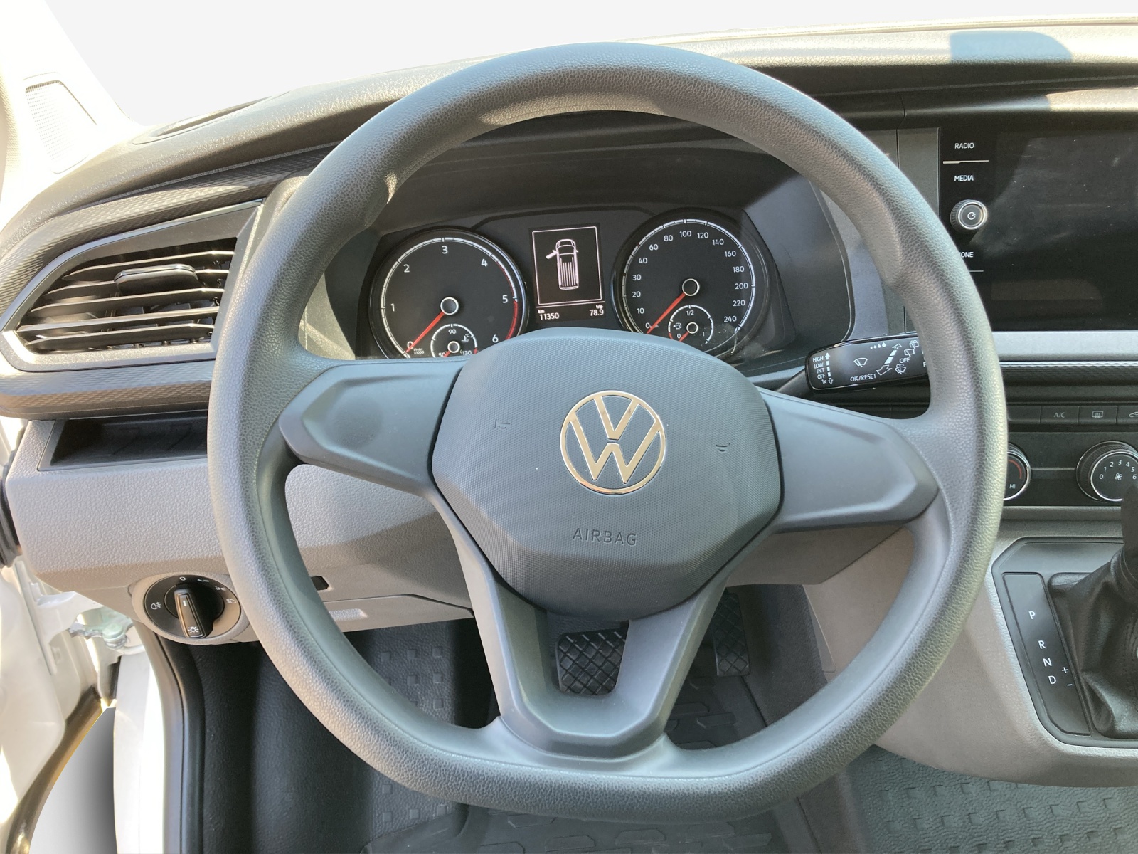 VW T6.1 2.0 TDI DSG-image-9