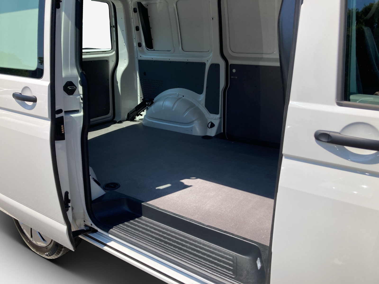 VW T6.1 2.0 TDI DSG-image-13