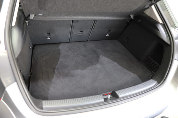 MERCEDES-BENZ A 250 e 8G-DCT-image-11