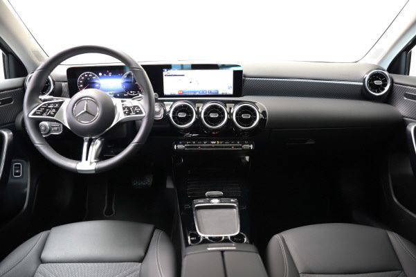 MERCEDES-BENZ A 250 e 8G-DCT-image-9