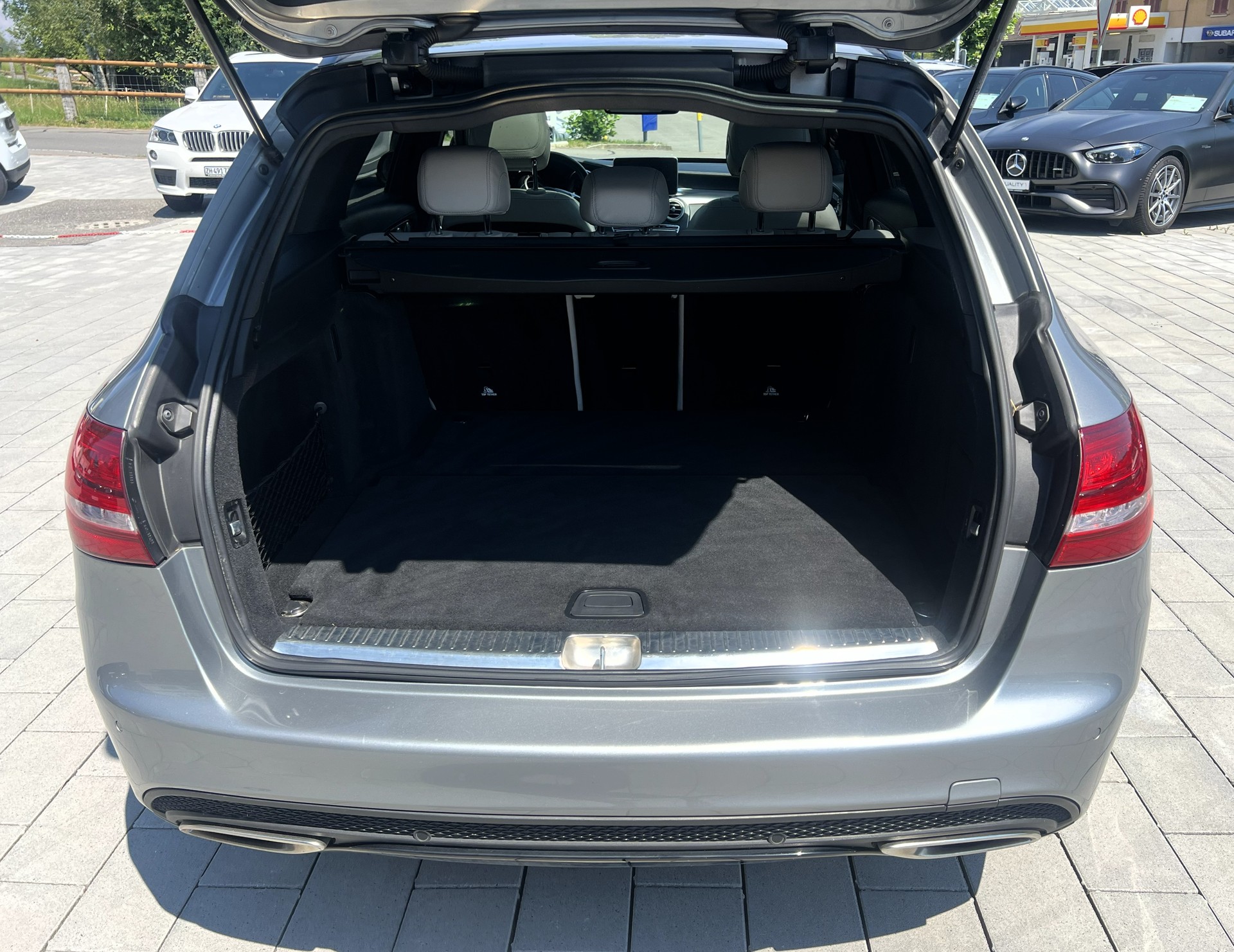 MERCEDES-BENZ C 400 AMG Line 4Matic 7G-Tronic-image-11