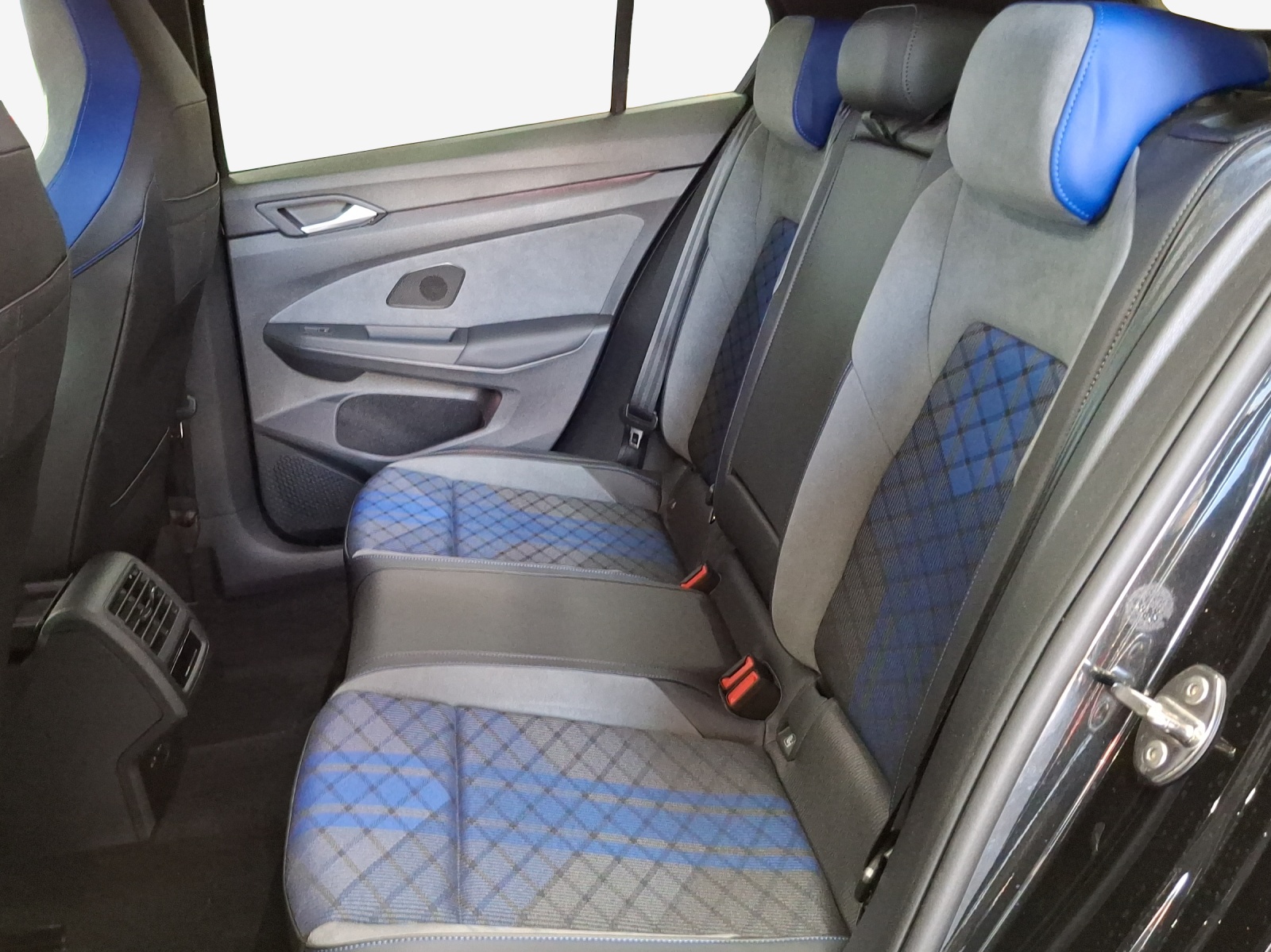 VW Golf 2.0 TSI R DSG 4 Motion-image-11