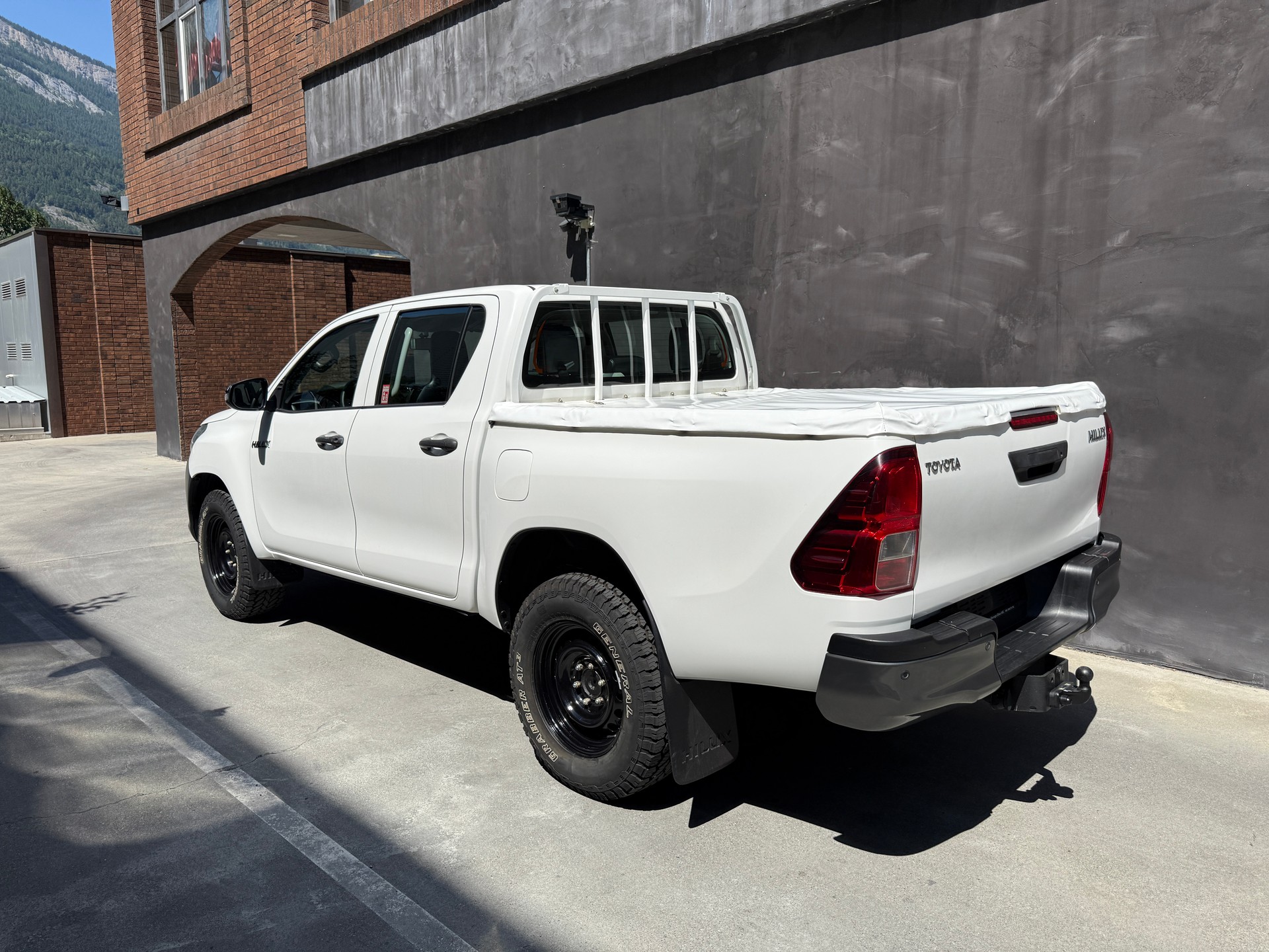 TOYOTA Hilux 2.4D-4D Luna Double Cab 4x4-image-7