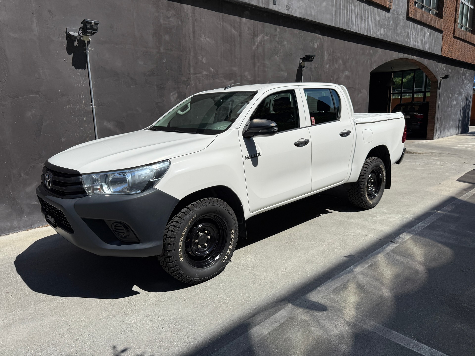 TOYOTA Hilux 2.4D-4D Luna Double Cab 4x4-image-6
