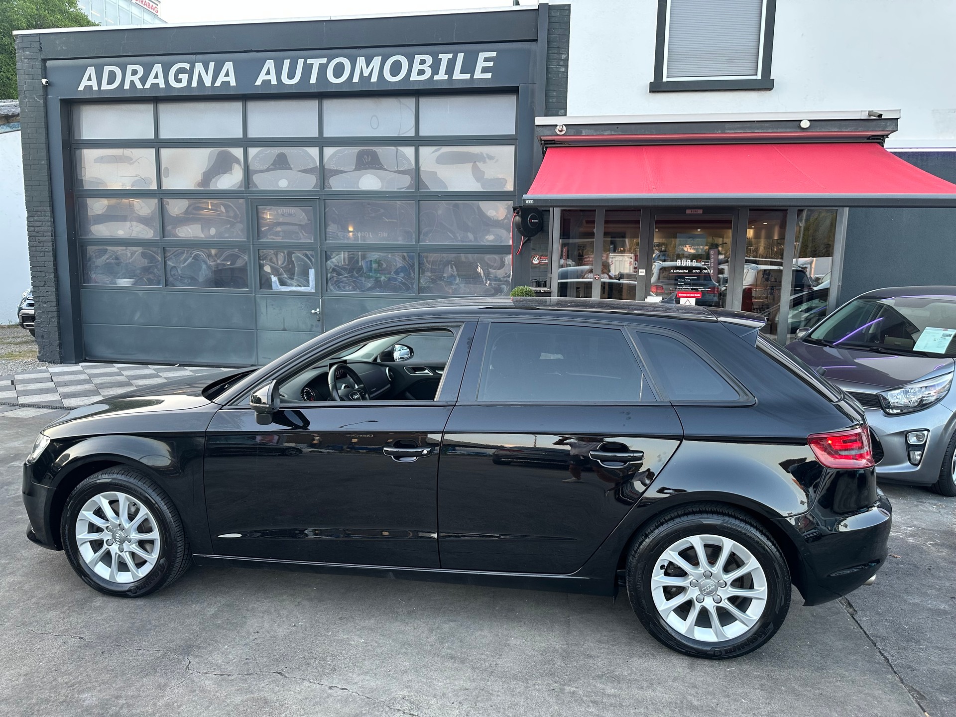 AUDI A3 Sportback 1.8 TFSI Ambiente quattro S-tronic-image-12