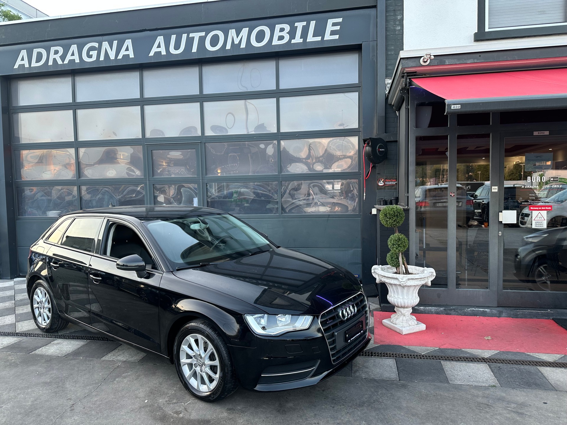 AUDI A3 Sportback 1.8 TFSI Ambiente quattro S-tronic-image-2
