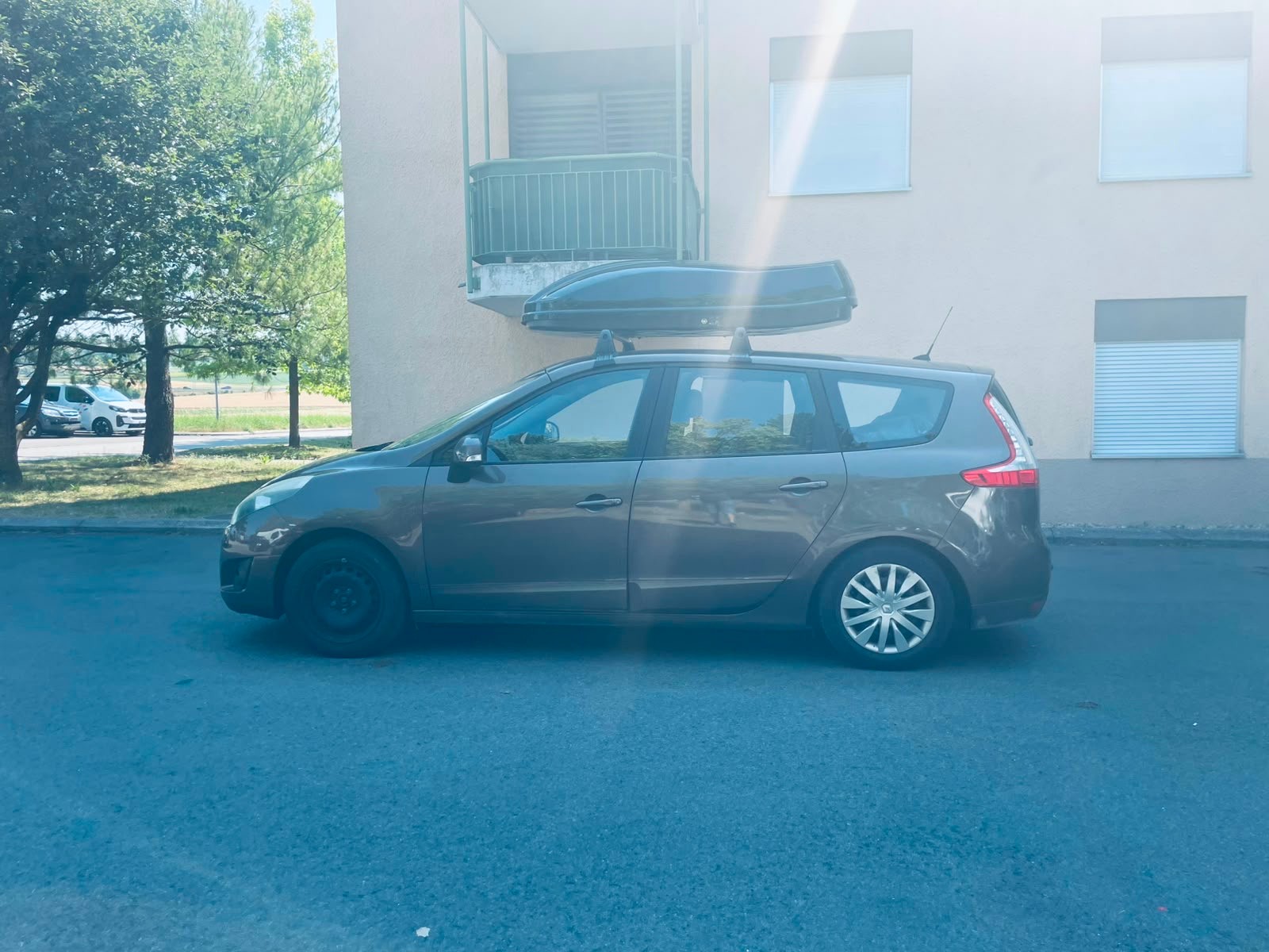 RENAULT Grand Scénic 1.9 dCi Dynamique-image-1