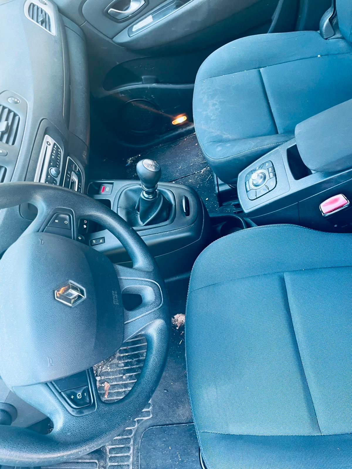 RENAULT Grand Scénic 1.9 dCi Dynamique-image-5