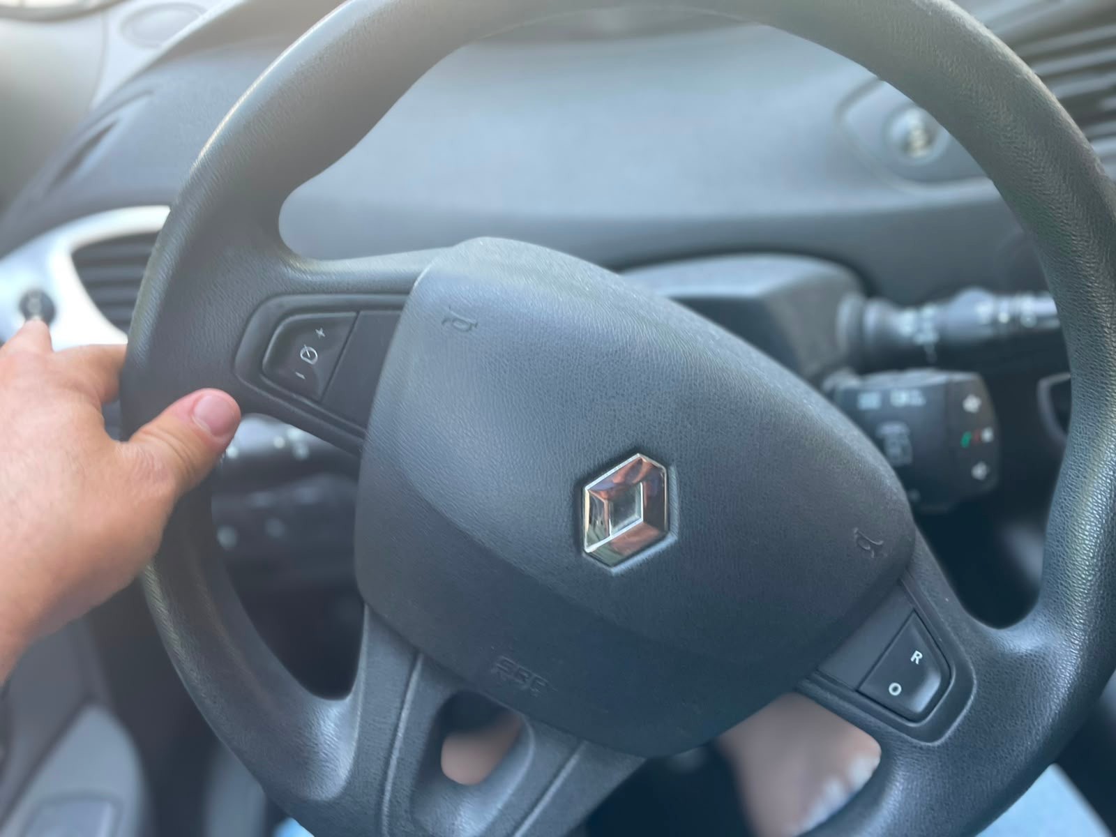 RENAULT Grand Scénic 1.9 dCi Dynamique-image-6