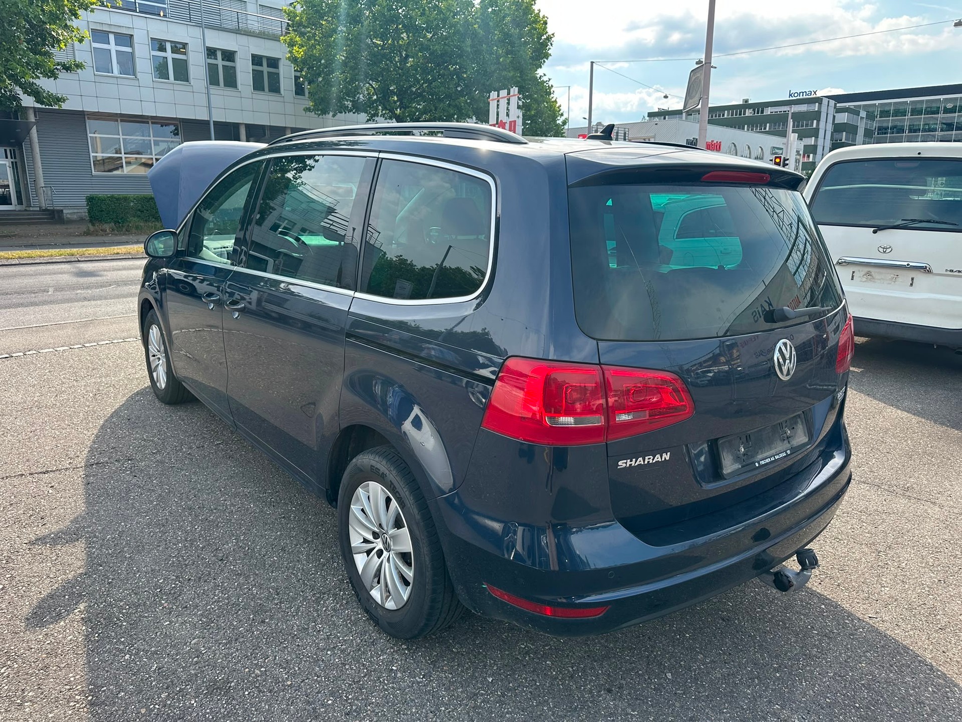 VW Sharan 2.0 TDI BMT Comfortline DSG-image-7