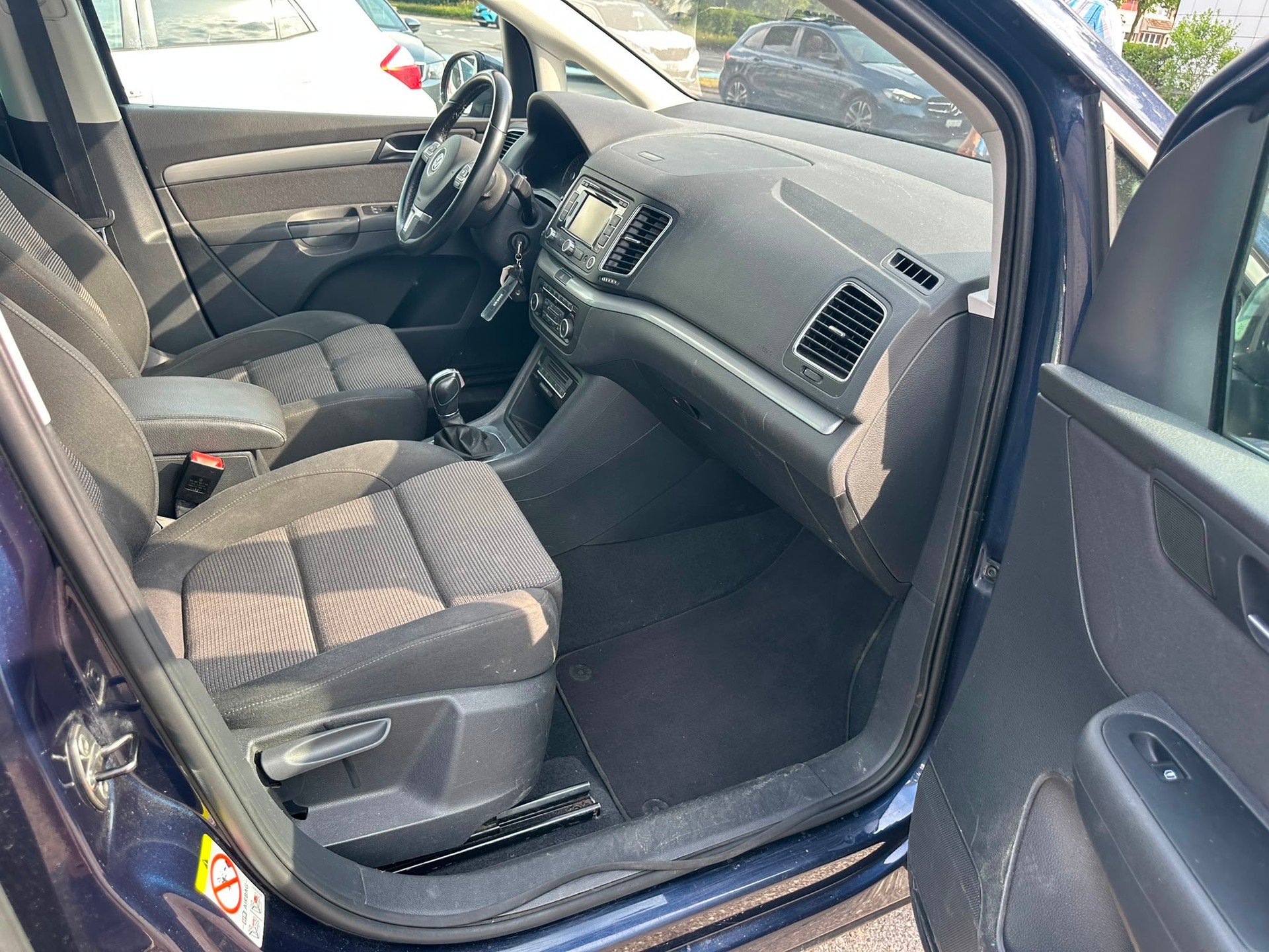 VW Sharan 2.0 TDI BMT Comfortline DSG-image-8
