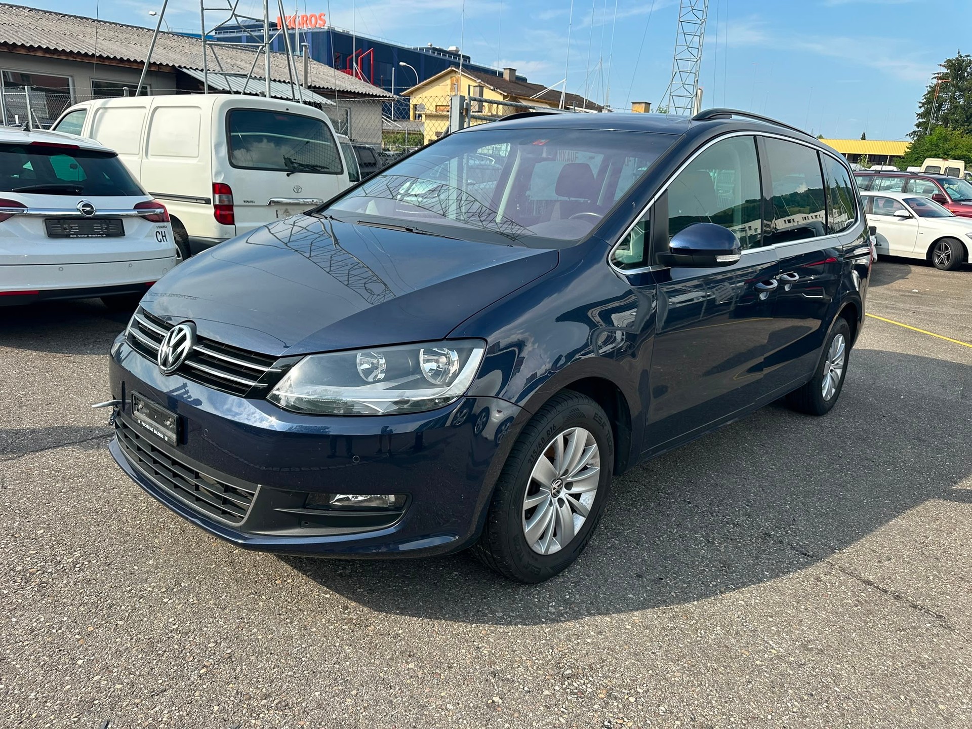 VW Sharan 2.0 TDI BMT Comfortline DSG-image-1