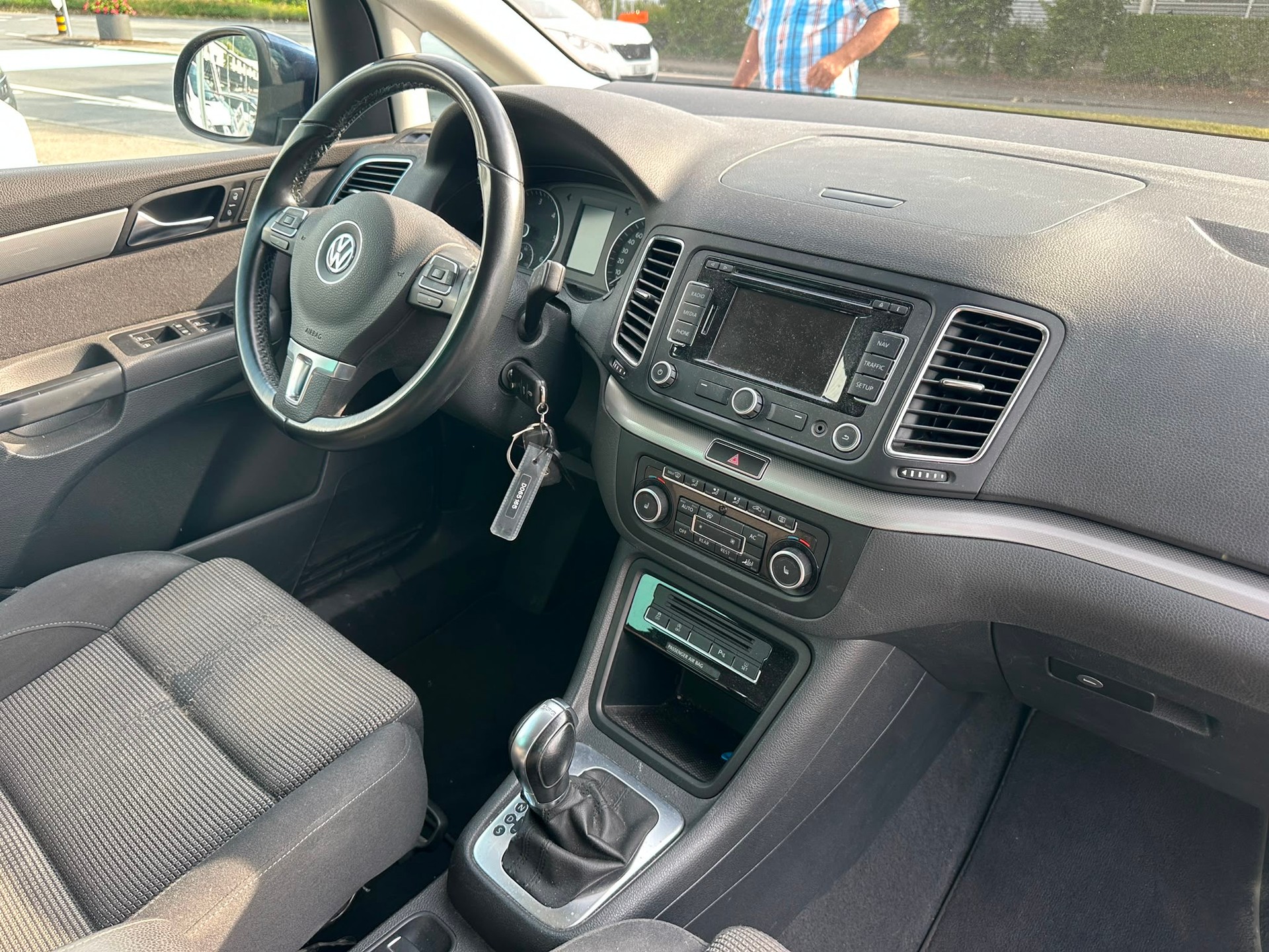 VW Sharan 2.0 TDI BMT Comfortline DSG-image-10