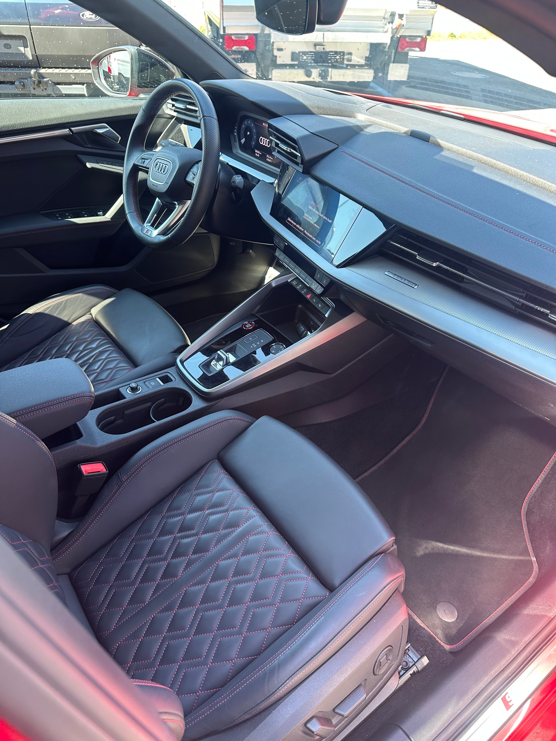 AUDI S3 Sportback 2.0 TFSI quattro S-Tronic-image-14