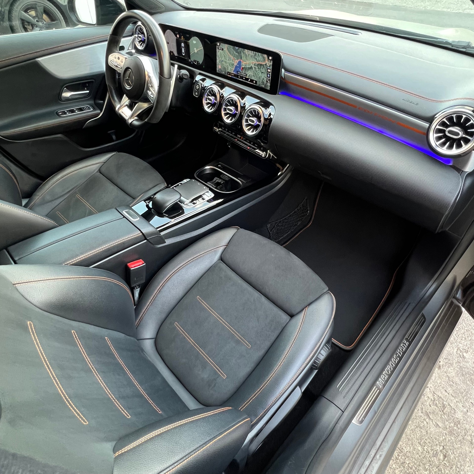 MERCEDES-BENZ CLA 250 AMG Line 7G-DCT-image-7