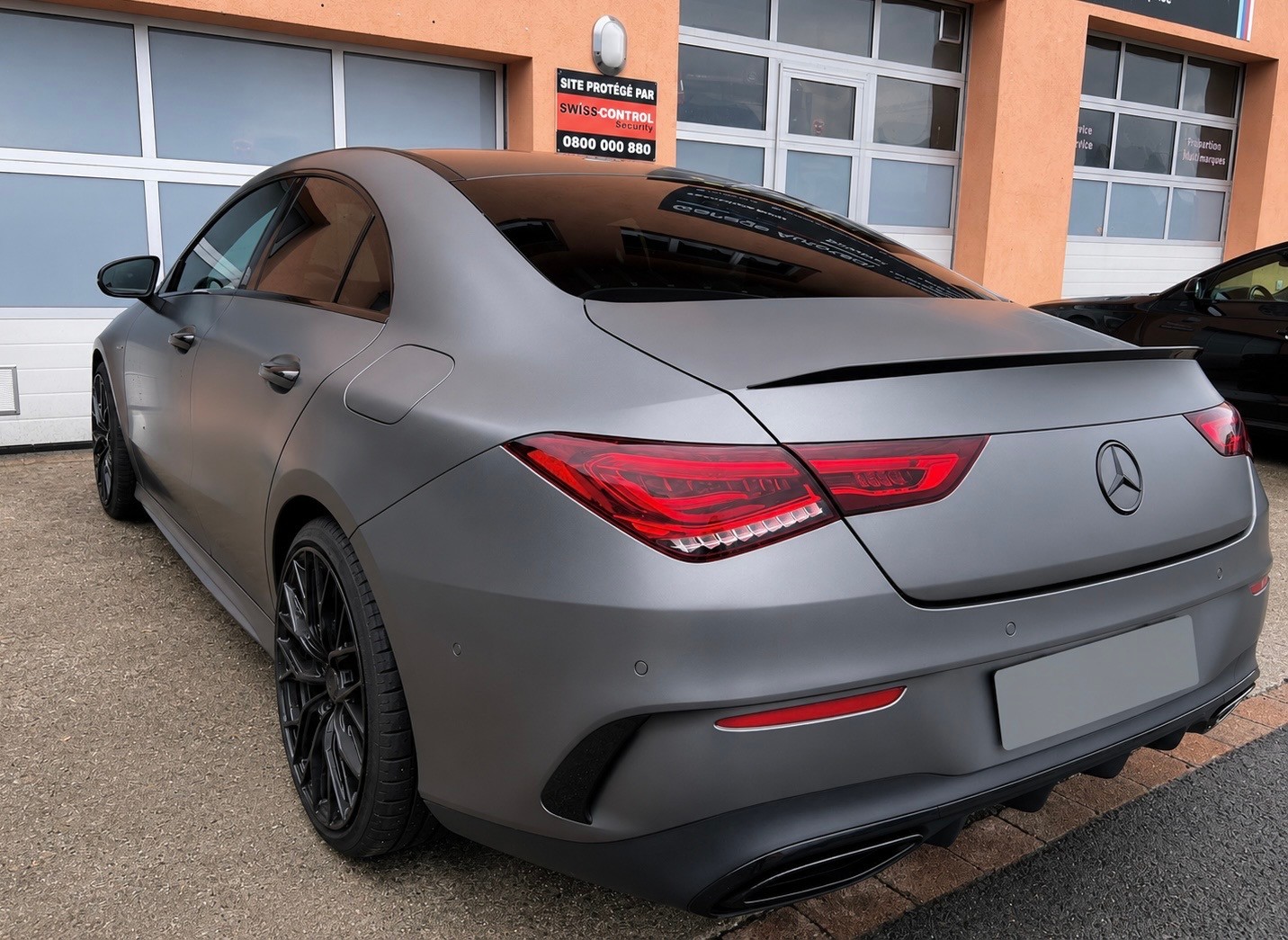 MERCEDES-BENZ CLA 250 AMG Line 7G-DCT-image-2