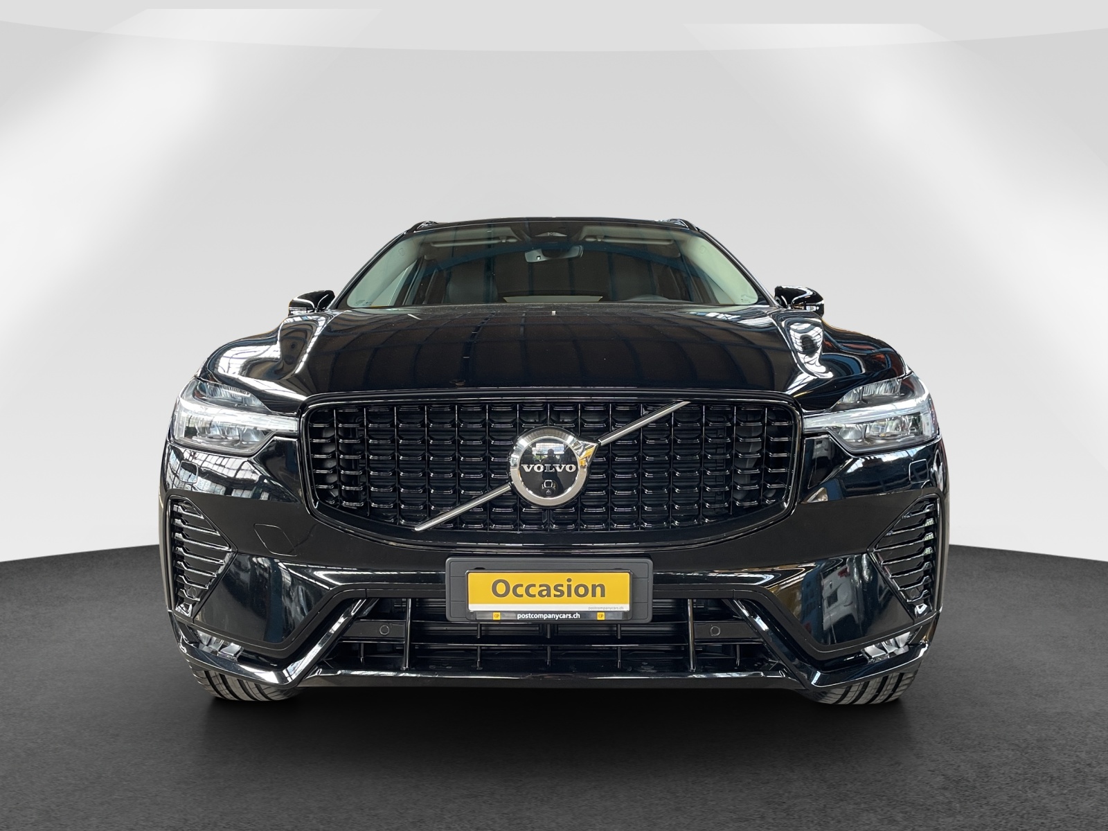 VOLVO XC60 2.0 B4 MH Plus Dark AWD-image-1