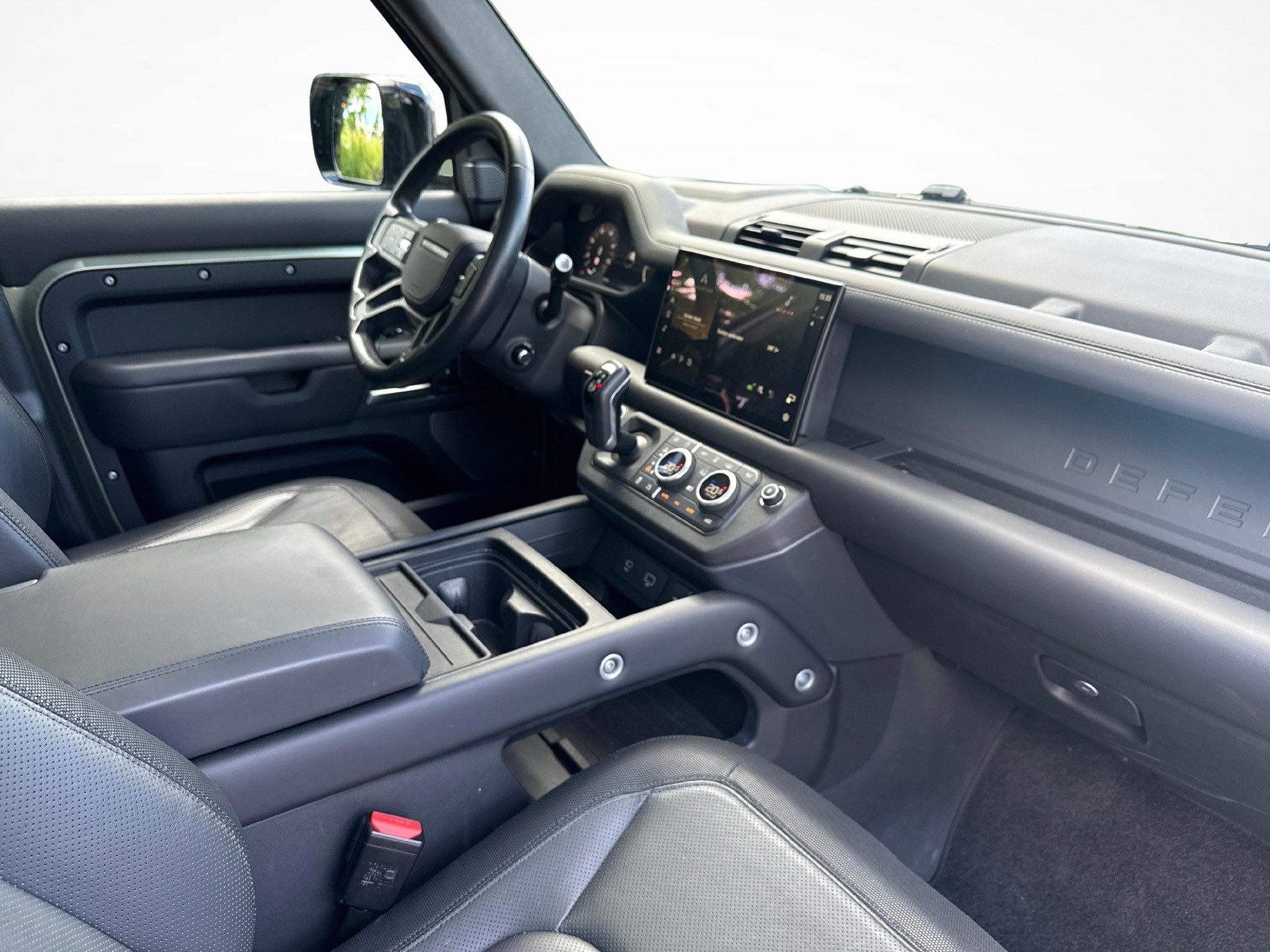 LAND ROVER Defender 110 3.0 D I6 300 X-Dynamic SE mit Standheizung-image-9