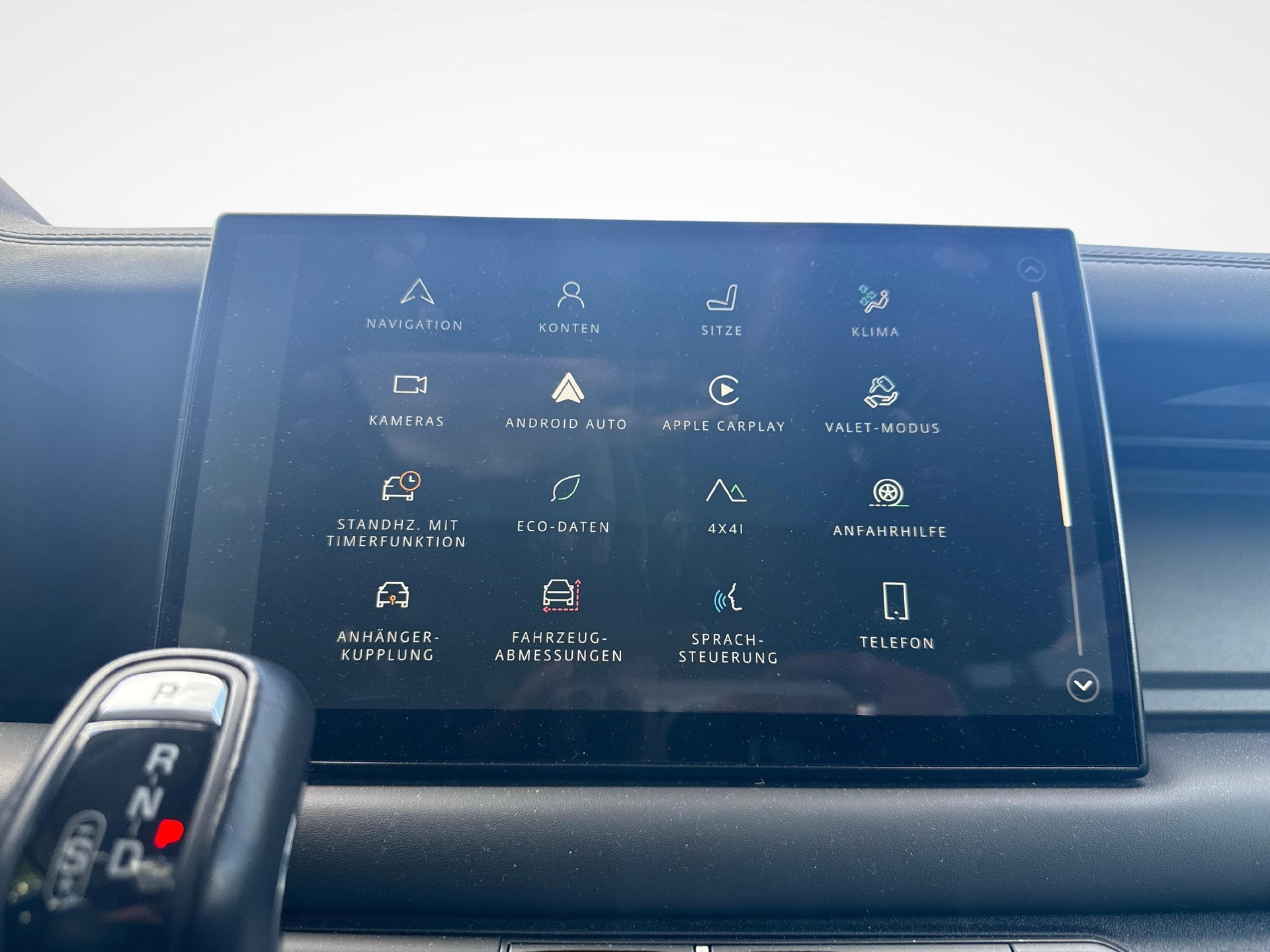 LAND ROVER Defender 110 3.0 D I6 300 X-Dynamic SE mit Standheizung-image-13