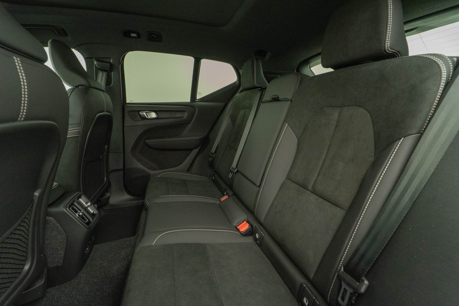 VOLVO EX40 Twin Performance Ultra AWD-image-8