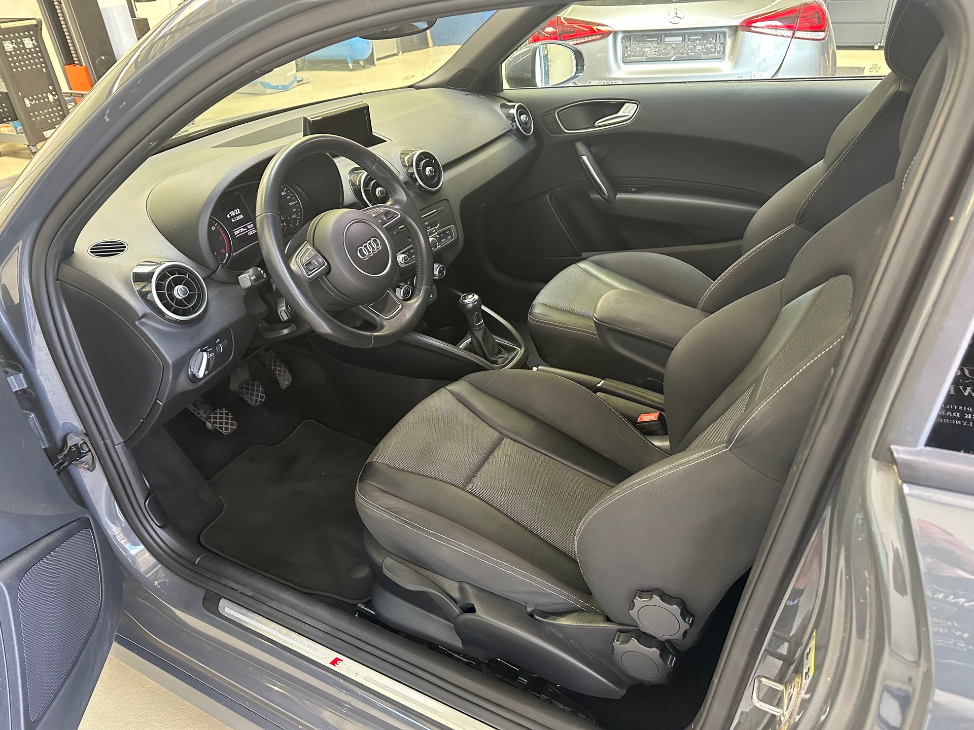 AUDI A1 1.4 TFSI Sport-image-8