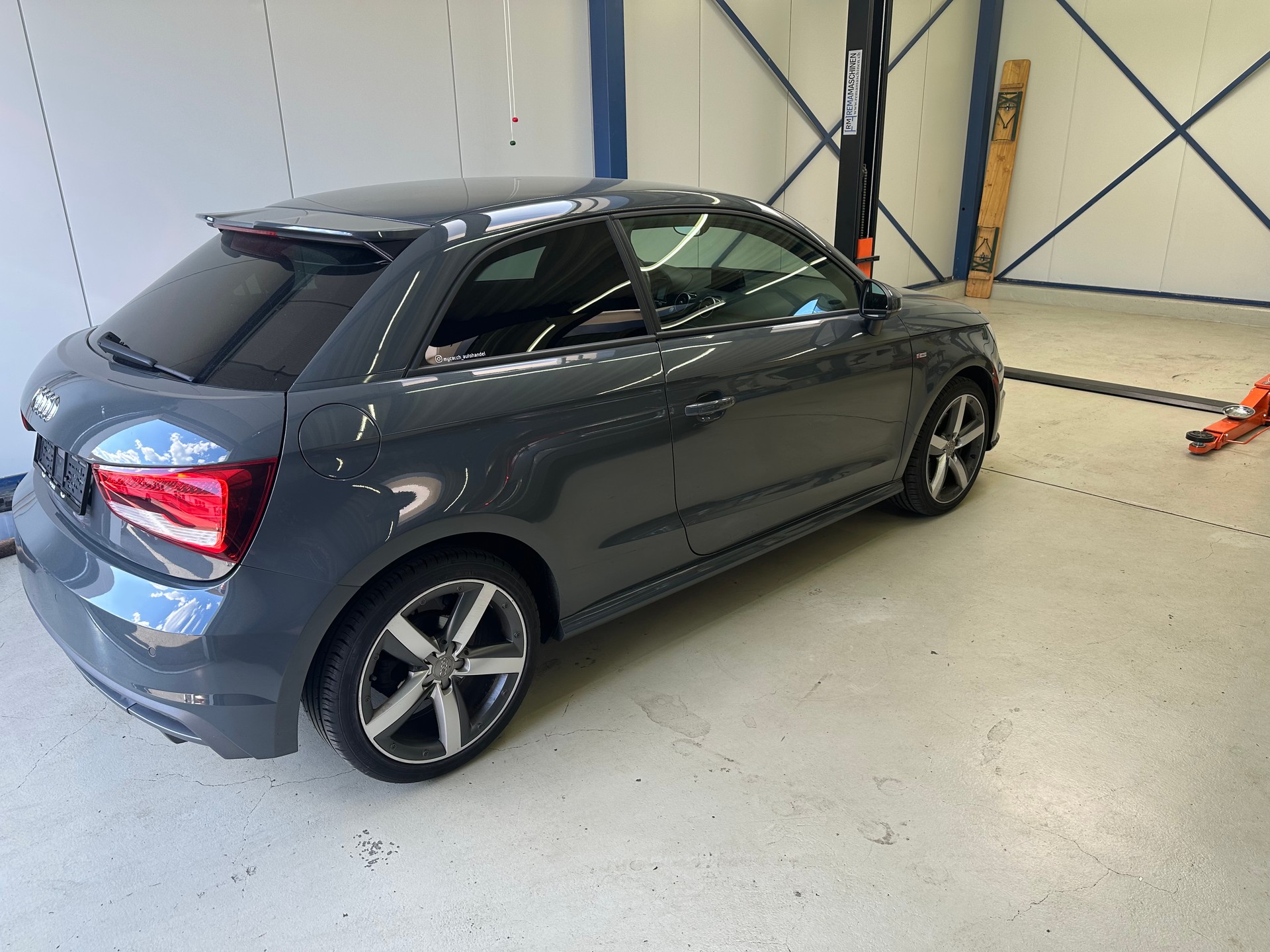 AUDI A1 1.4 TFSI Sport-image-5