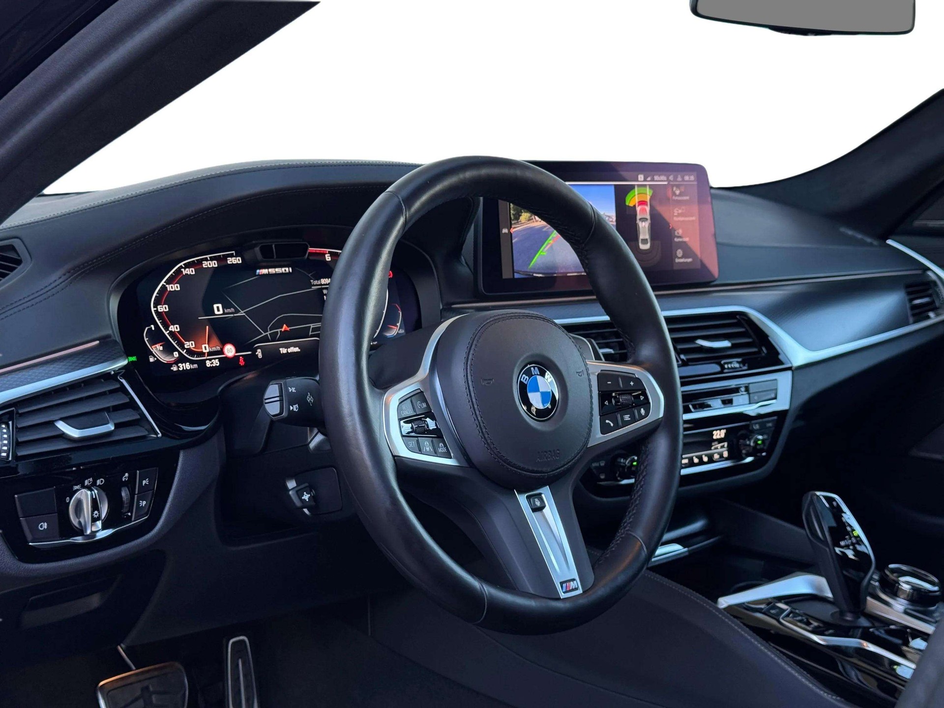 BMW M550i xDrive M Sport Pro Steptronic-image-8