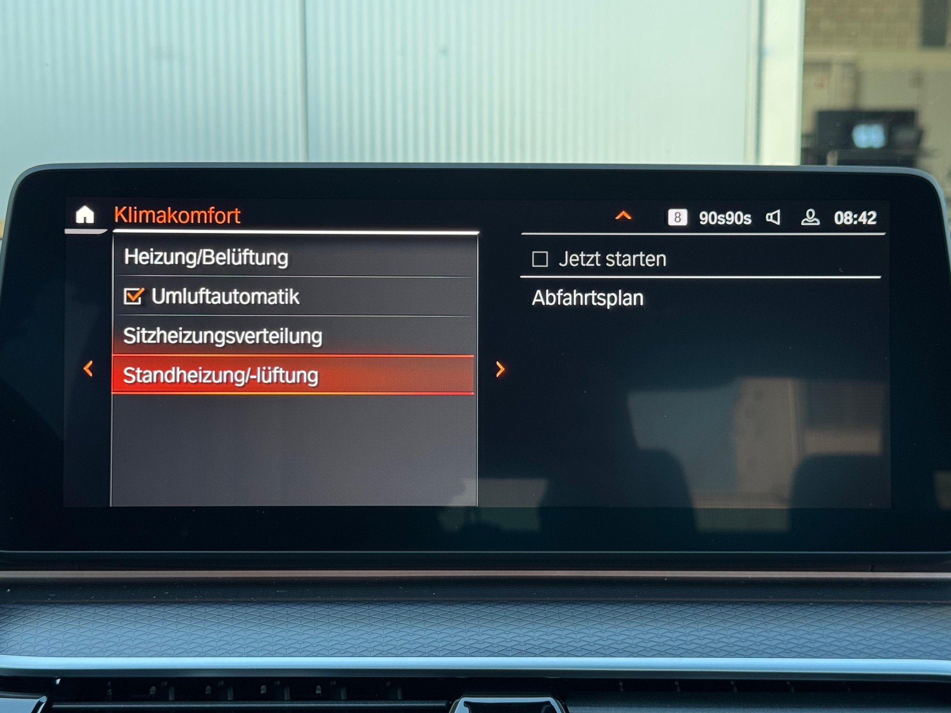 BMW M550i xDrive M Sport Pro Steptronic-image-25