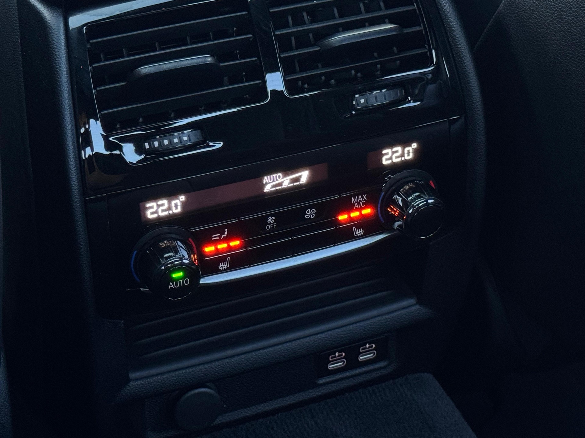 BMW M550i xDrive M Sport Pro Steptronic-image-18
