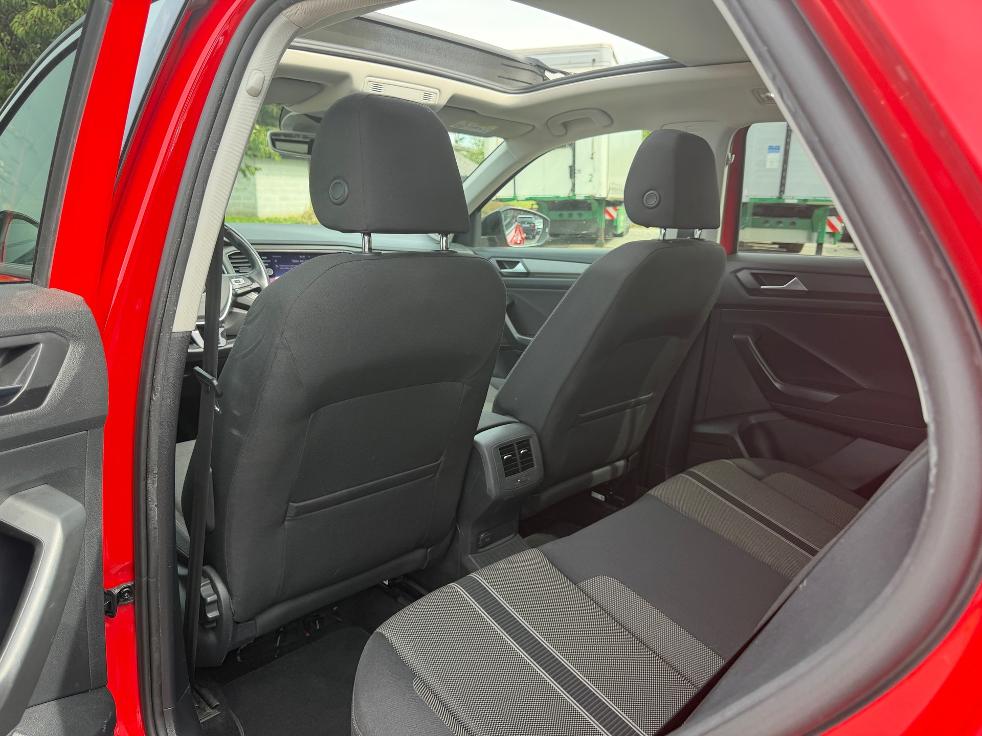VW T-Roc 1.5 TSI EVO Advance DSG-image-8