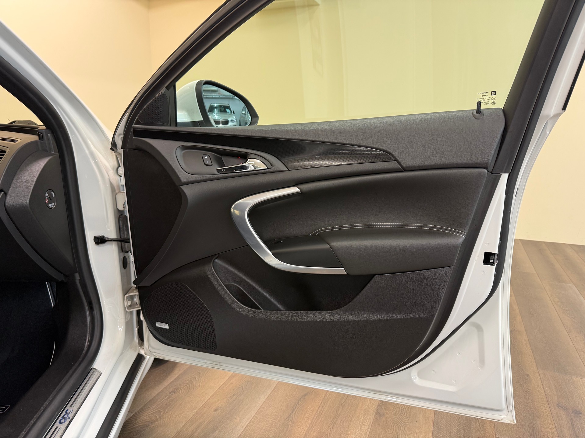 OPEL Insignia 2.8 Turbo OPC 4WD Automatic-image-23