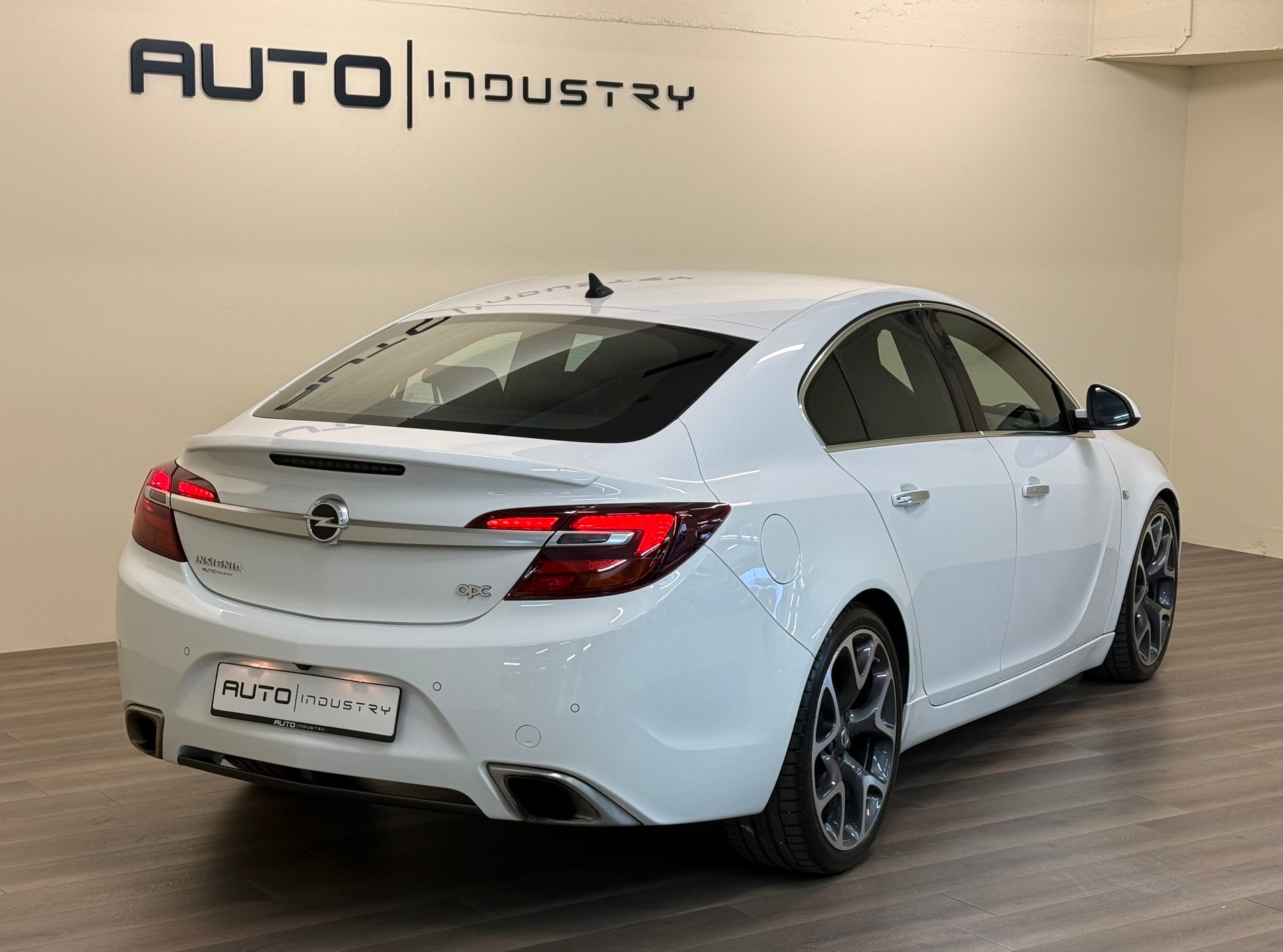 OPEL Insignia 2.8 Turbo OPC 4WD Automatic-image-3