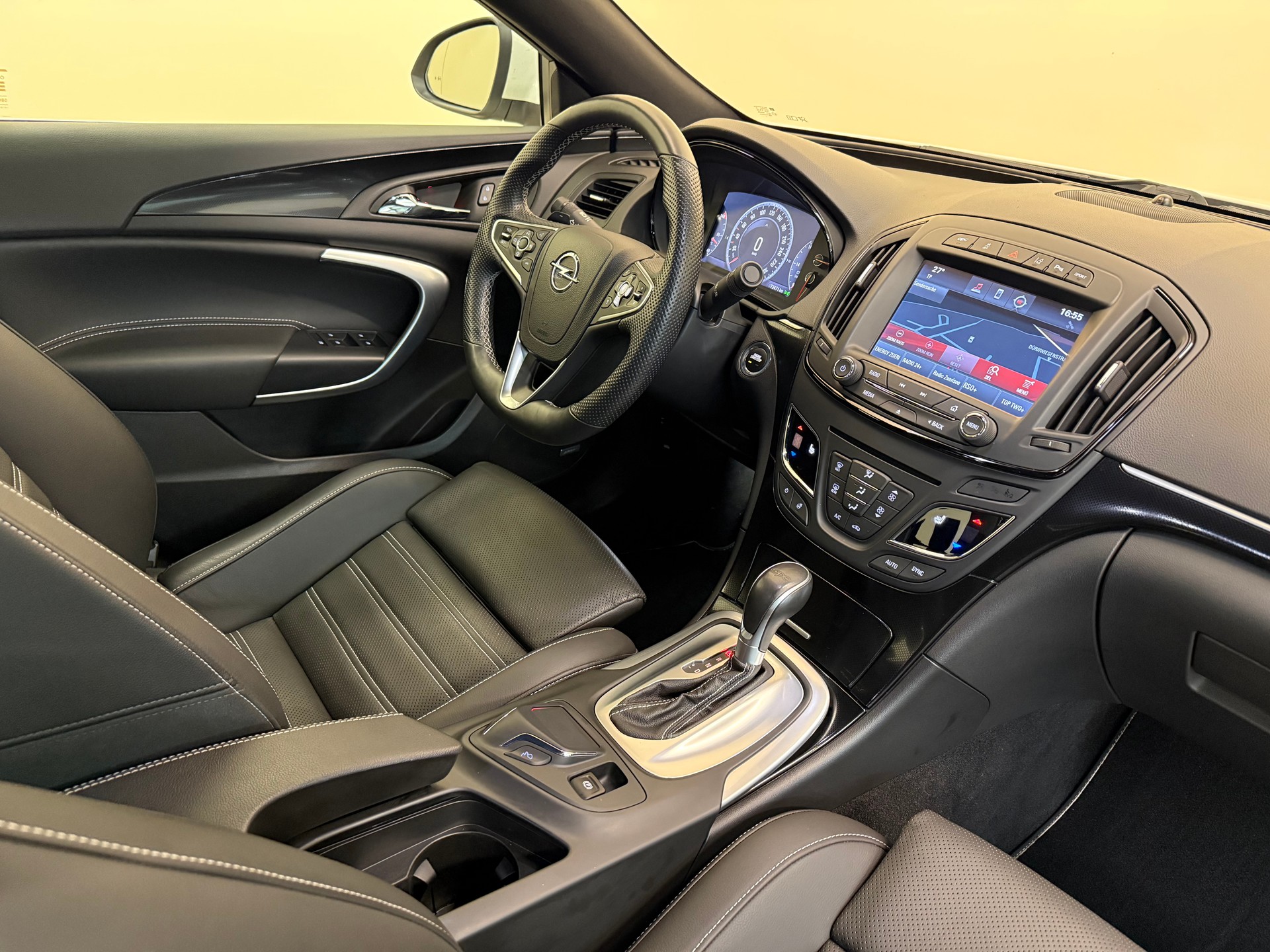 OPEL Insignia 2.8 Turbo OPC 4WD Automatic-image-25