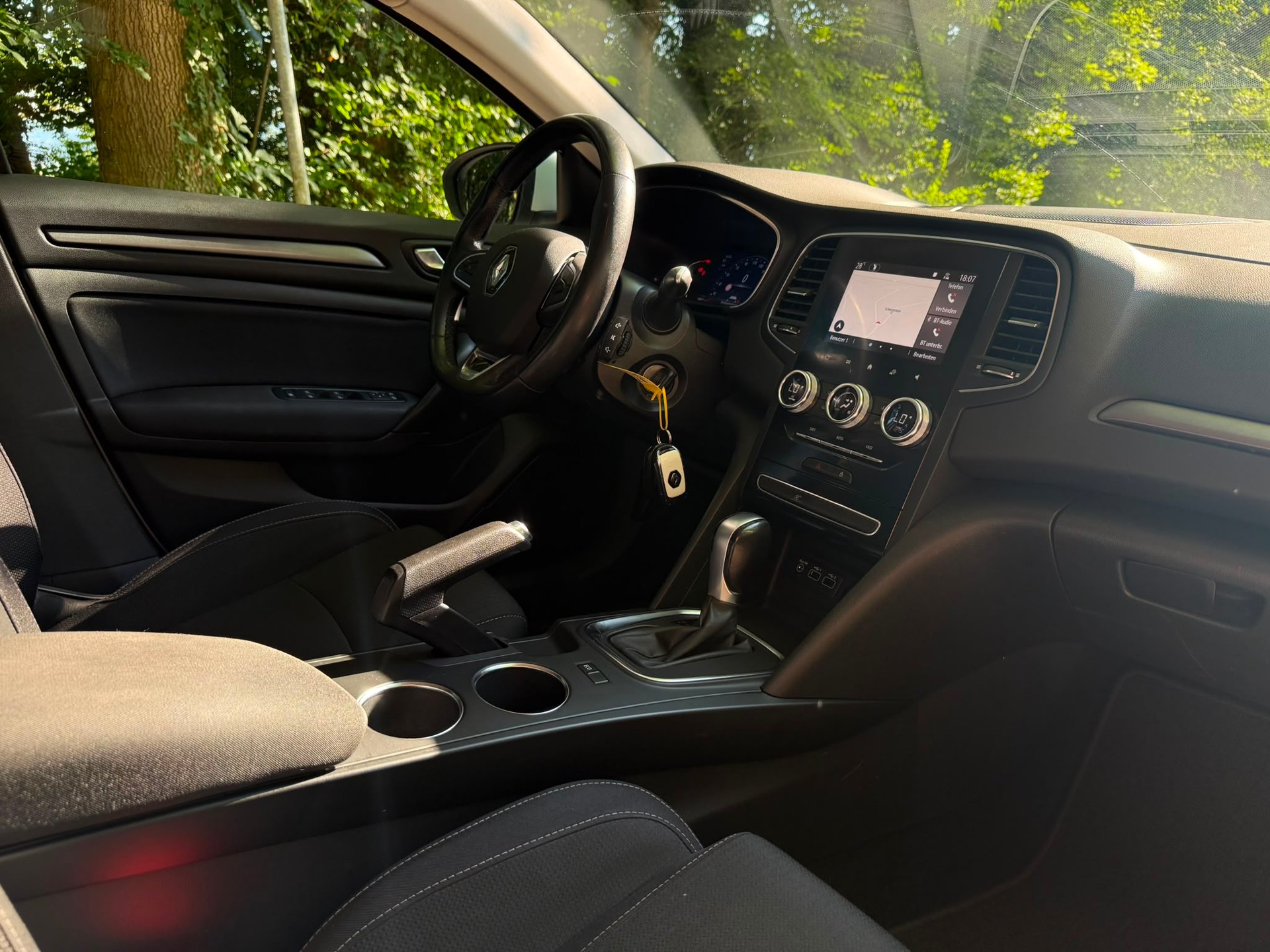 RENAULT Mégane Grandtour 1.5 dCi Business EDC-image-9
