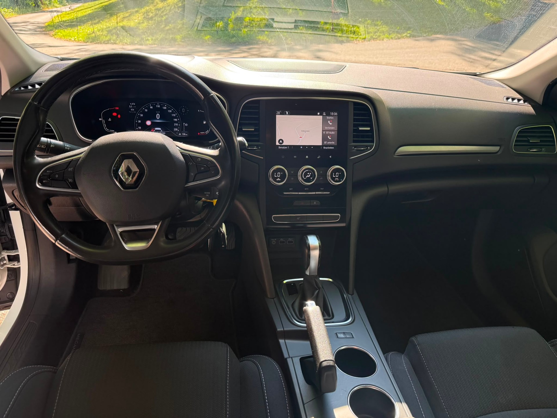 RENAULT Mégane Grandtour 1.5 dCi Business EDC-image-8