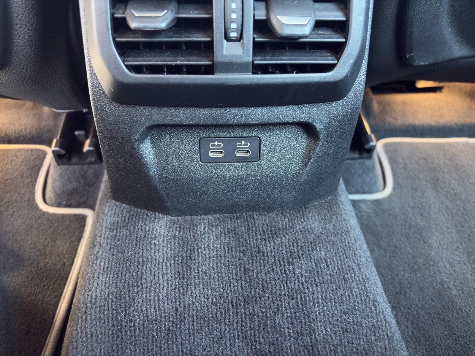 BMW 120d xDrive-image-14