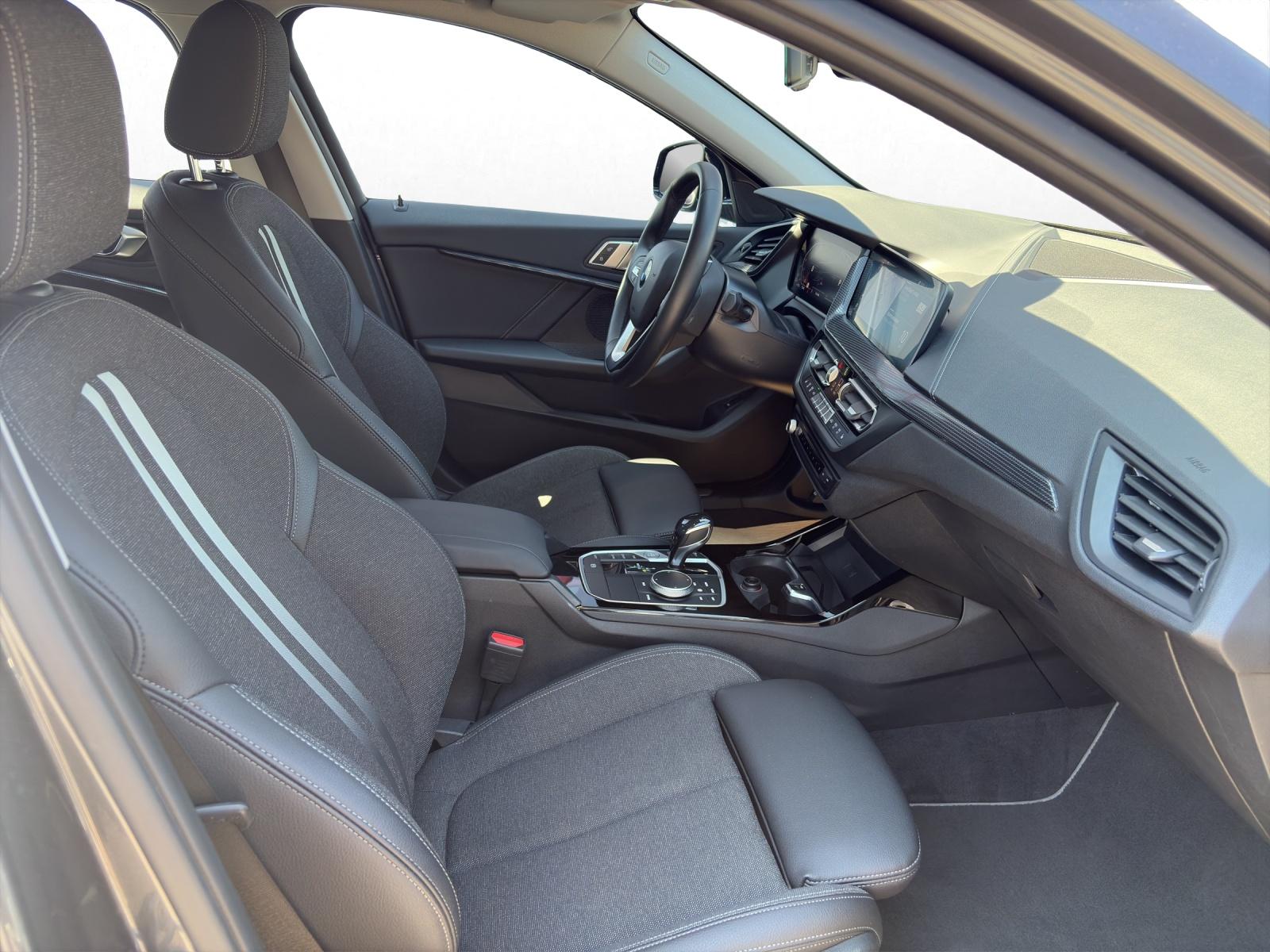 BMW 120d xDrive-image-15