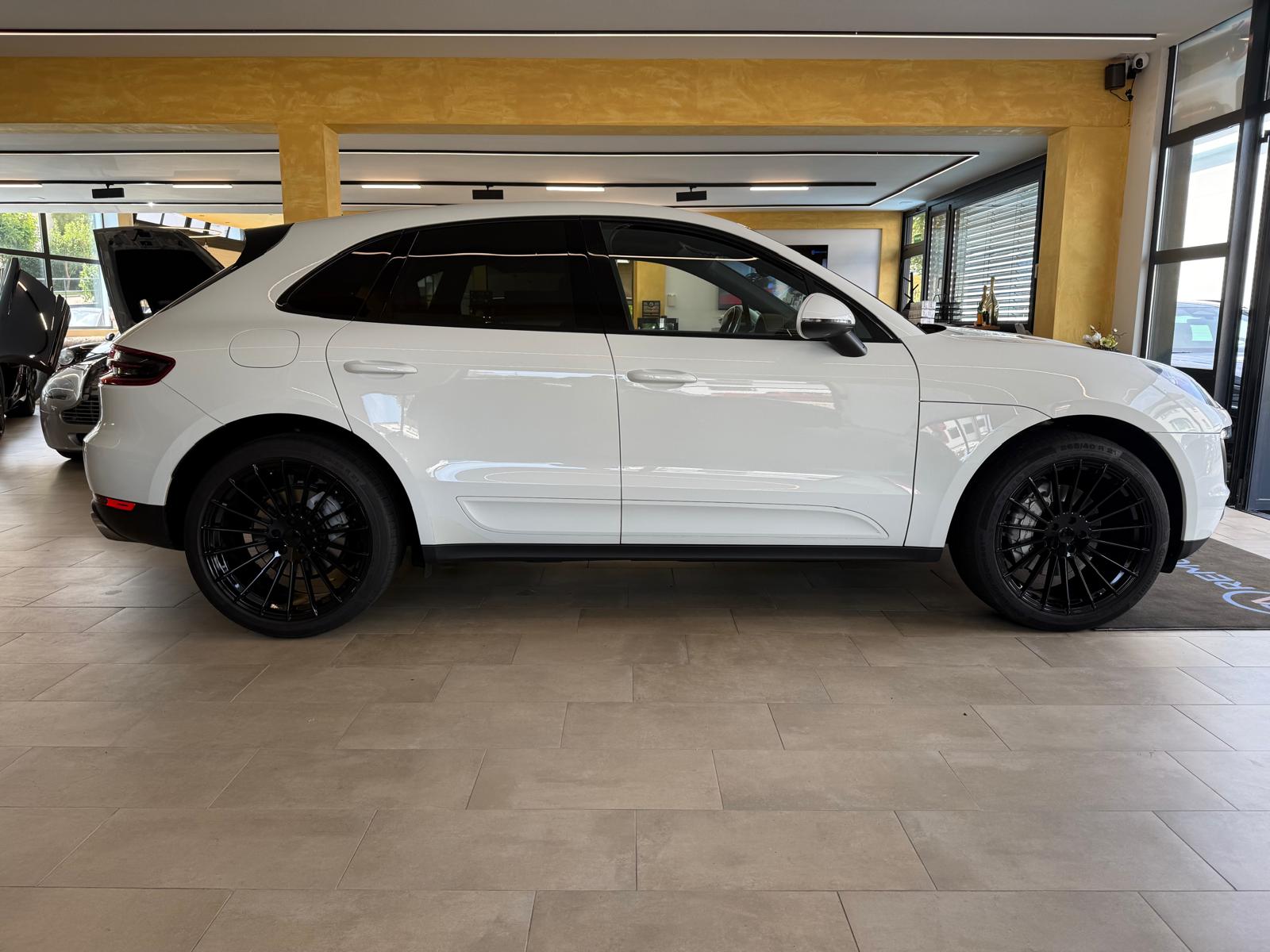 PORSCHE Macan S PDK-image-1