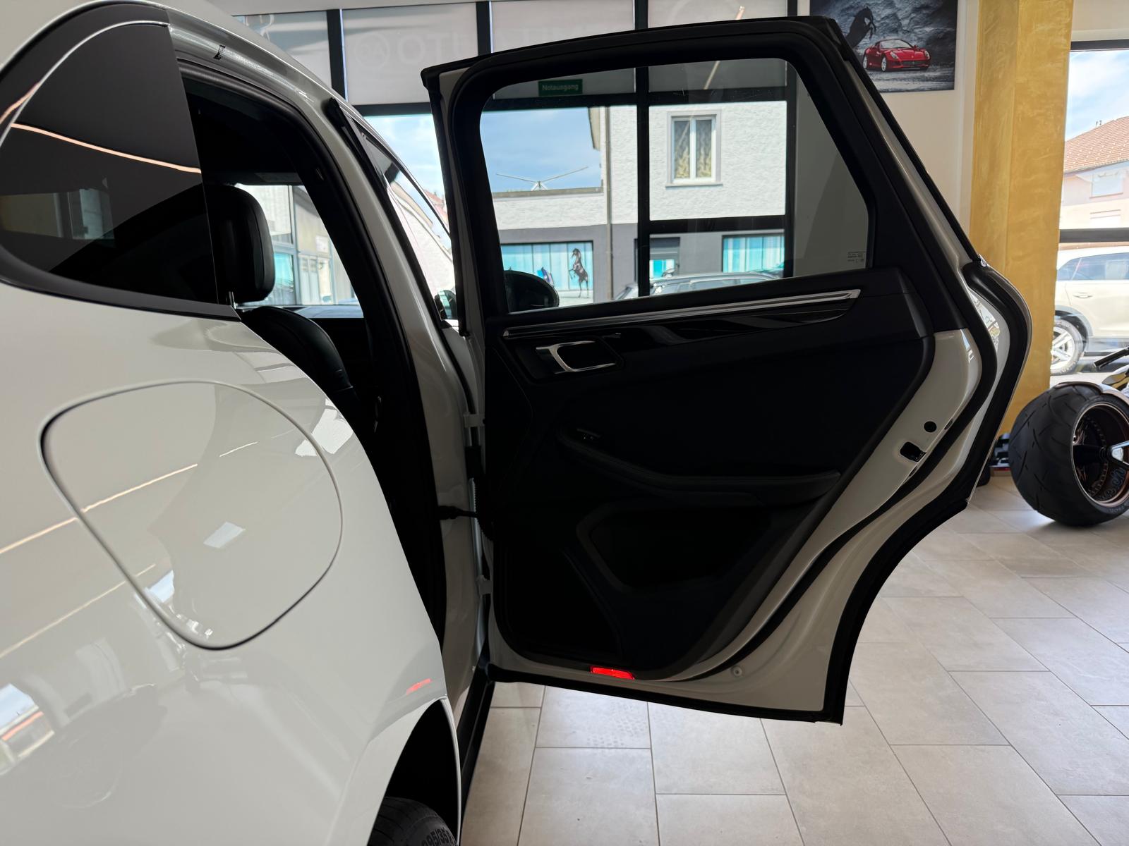 PORSCHE Macan S PDK-image-16
