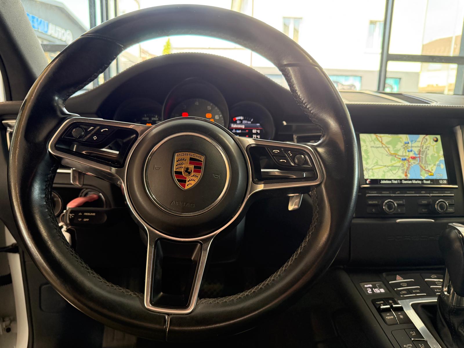 PORSCHE Macan S PDK-image-12