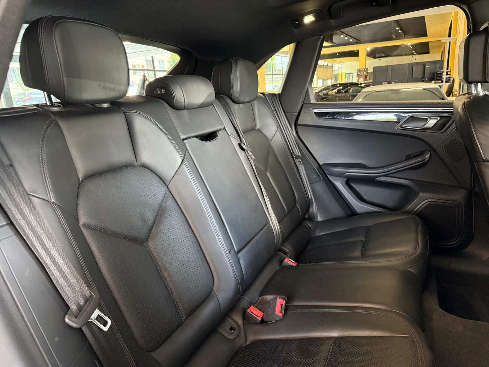 PORSCHE Macan S PDK-image-18
