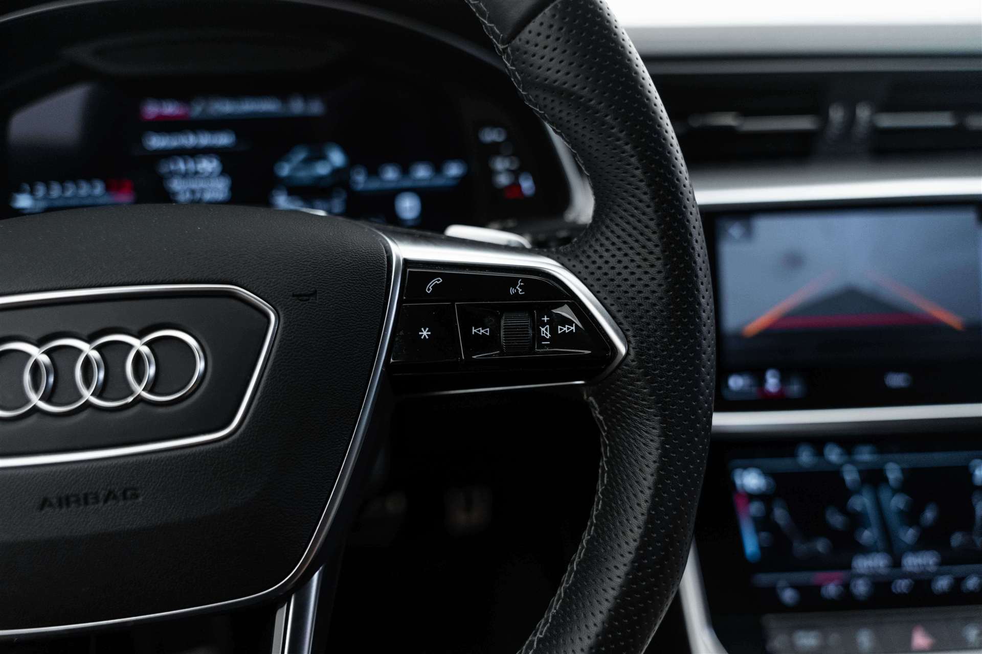 AUDI A6 Avant 45 TFSI S-Line S-tronic quattro-image-18
