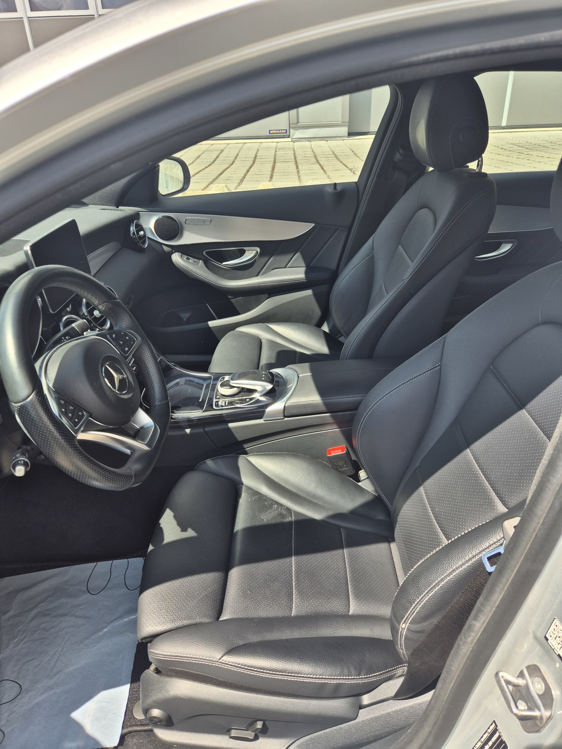 MERCEDES-BENZ C 250 d Swiss Star AMG Line 4Matic 9G-Tronic-image-10