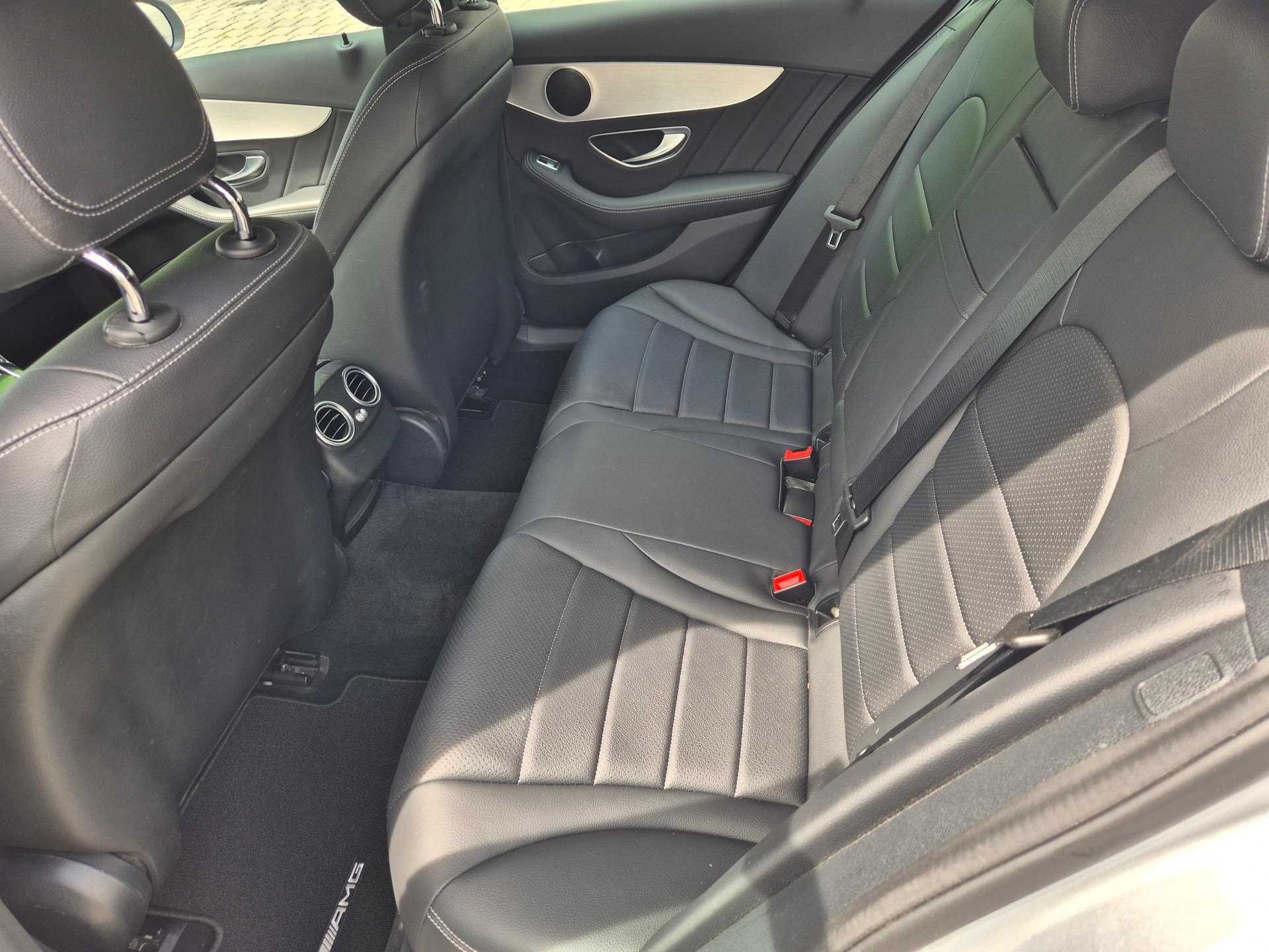 MERCEDES-BENZ C 250 d Swiss Star AMG Line 4Matic 9G-Tronic-image-11