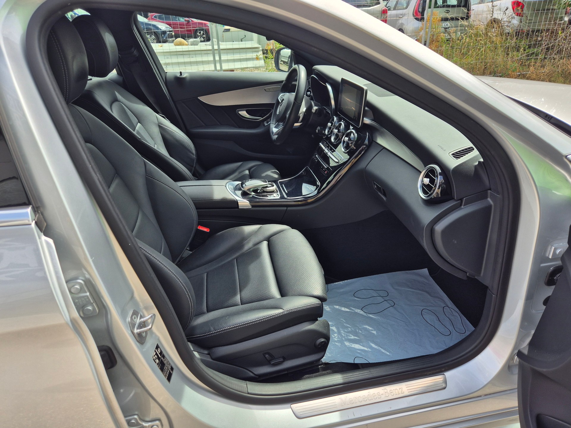 MERCEDES-BENZ C 250 d Swiss Star AMG Line 4Matic 9G-Tronic-image-9