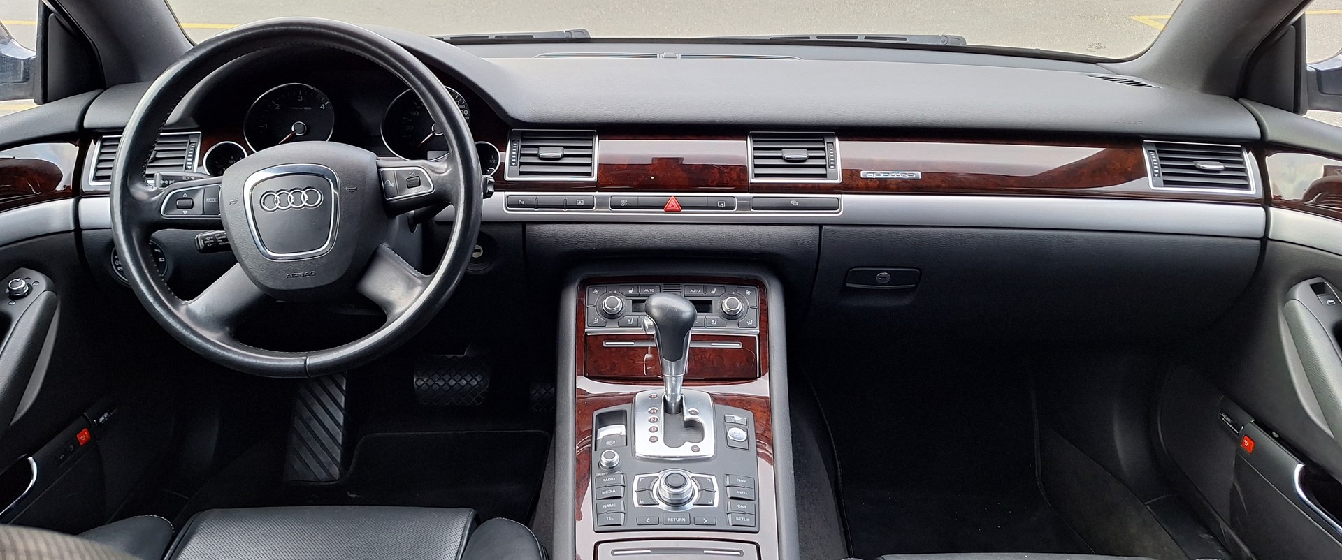 AUDI A8 L 4.2 TDI quattro tiptronic-image-12