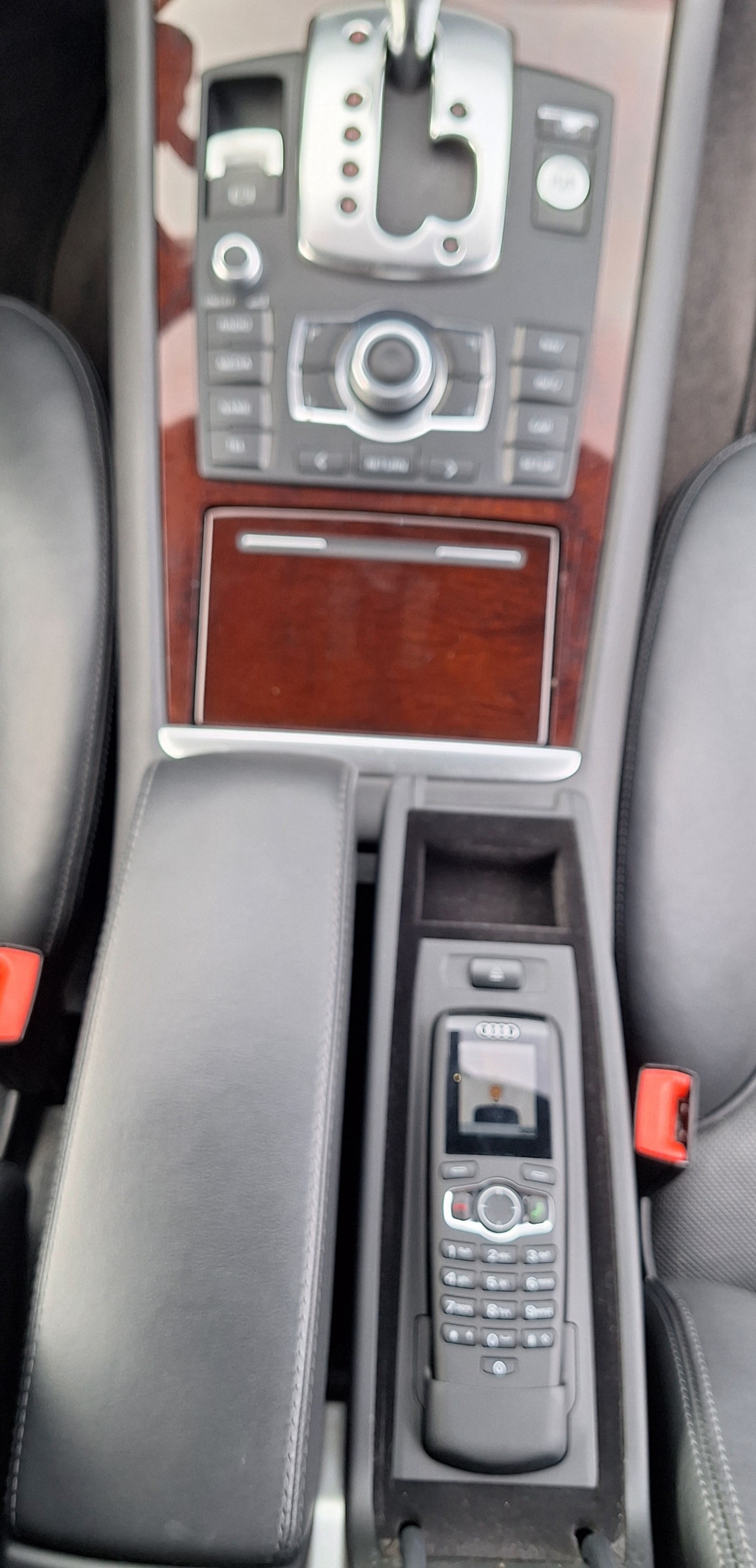 AUDI A8 L 4.2 TDI quattro tiptronic-image-14