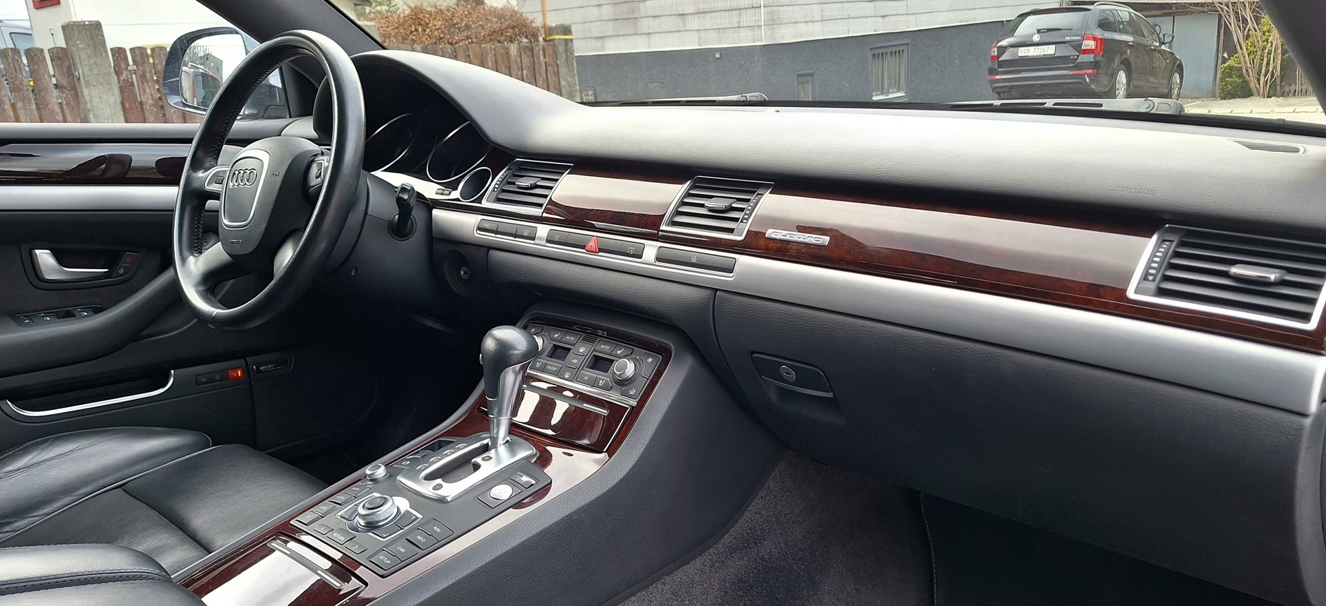 AUDI A8 L 4.2 TDI quattro tiptronic-image-13